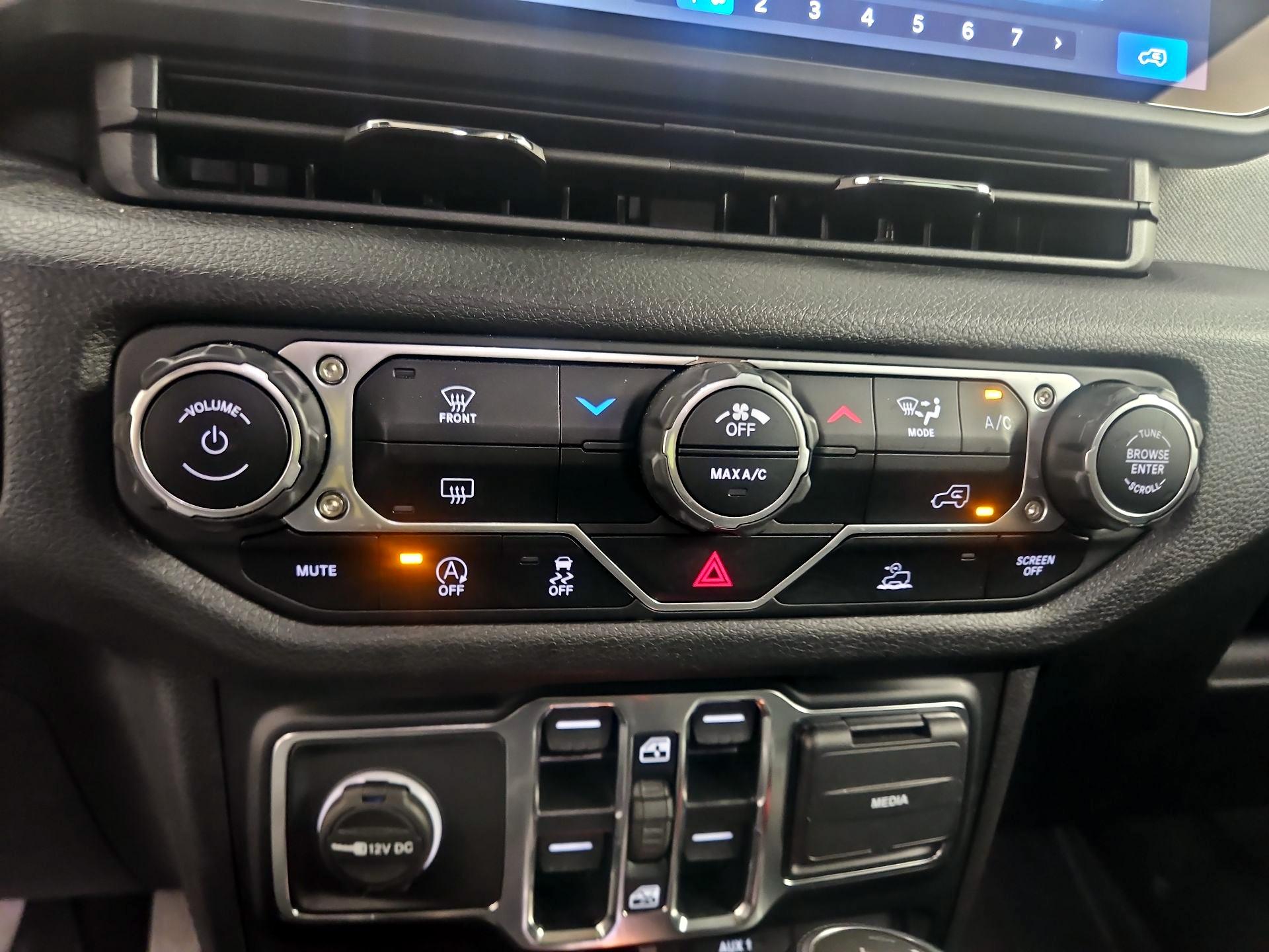 Thumbnail: 2024 Jeep Wrangler - 16