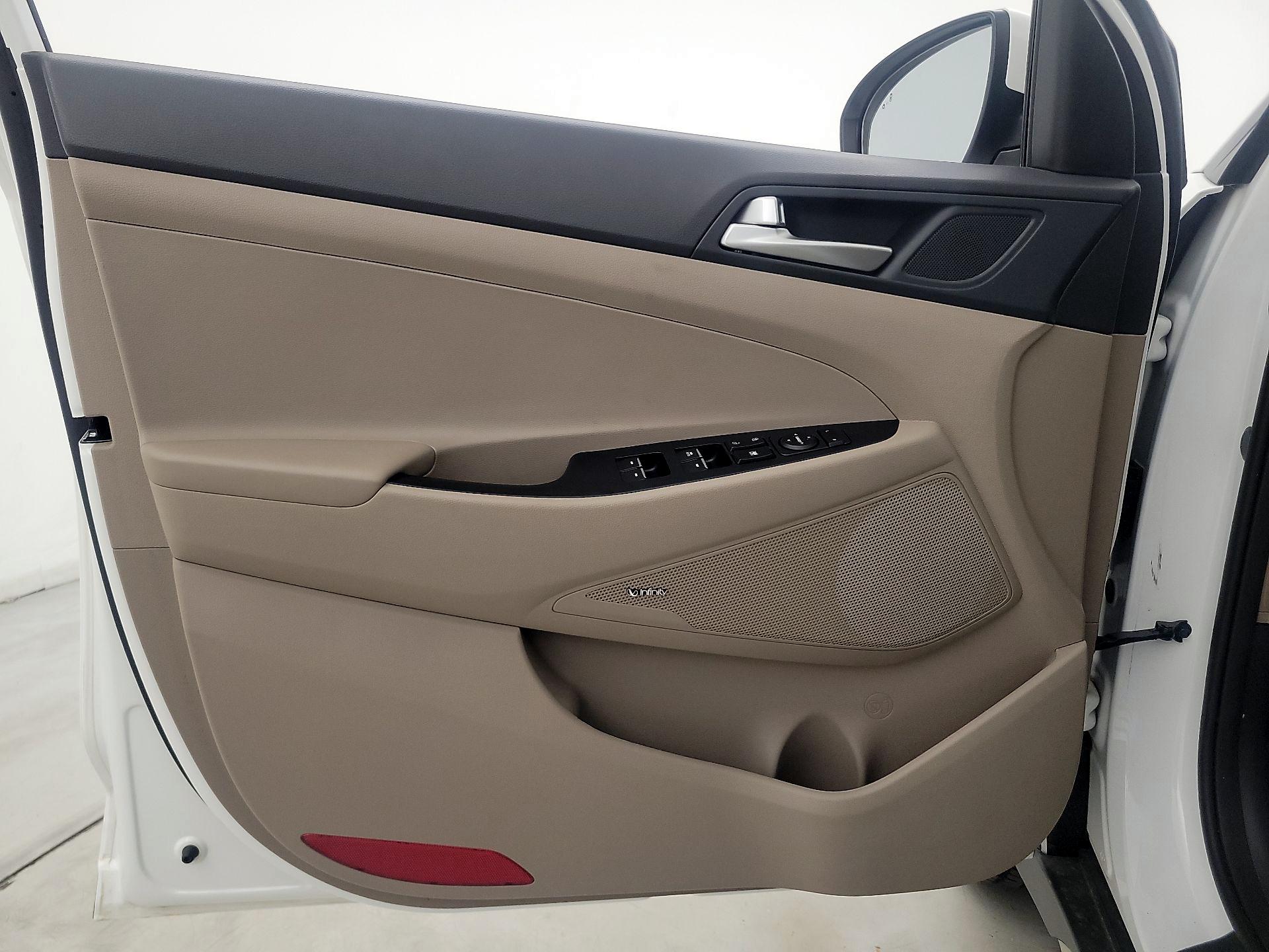 Thumbnail: 2020 Hyundai Tucson - 12