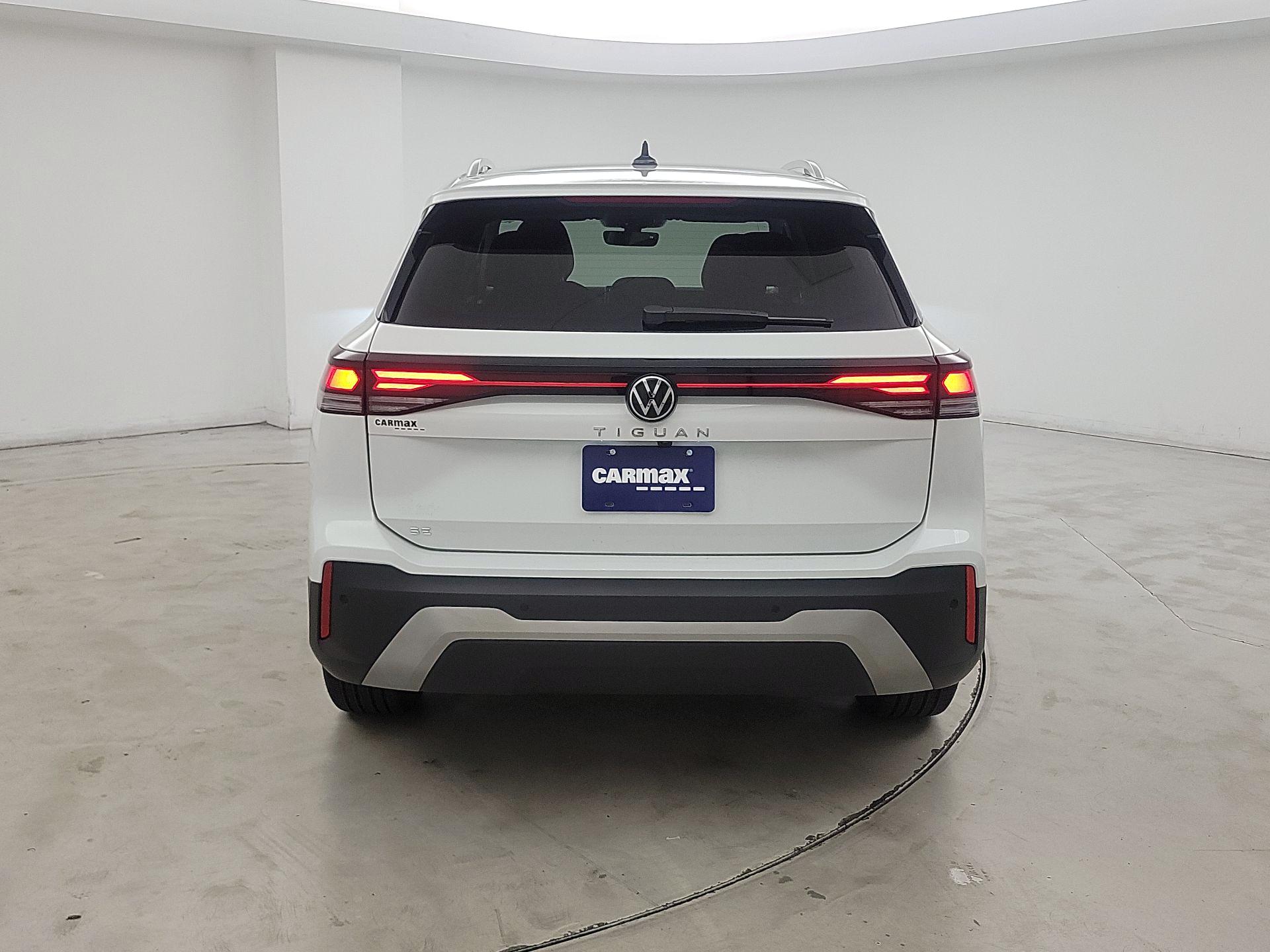 Thumbnail: 2025 Volkswagen Tiguan - 6