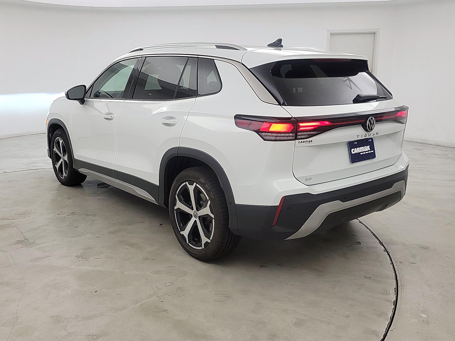 Thumbnail: 2025 Volkswagen Tiguan - 7