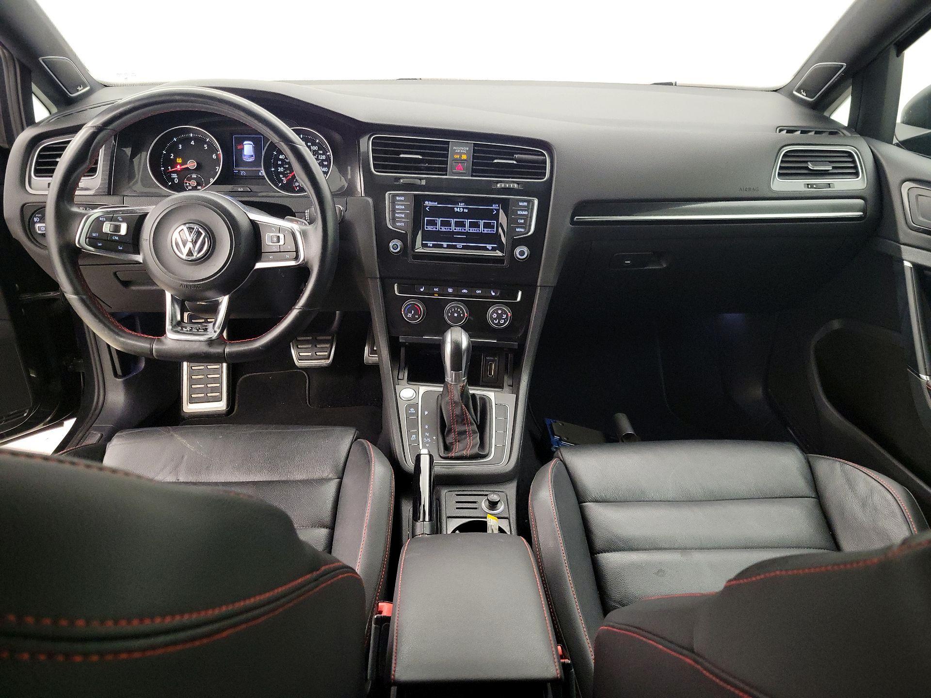 Thumbnail: 2015 Volkswagen Golf - 9