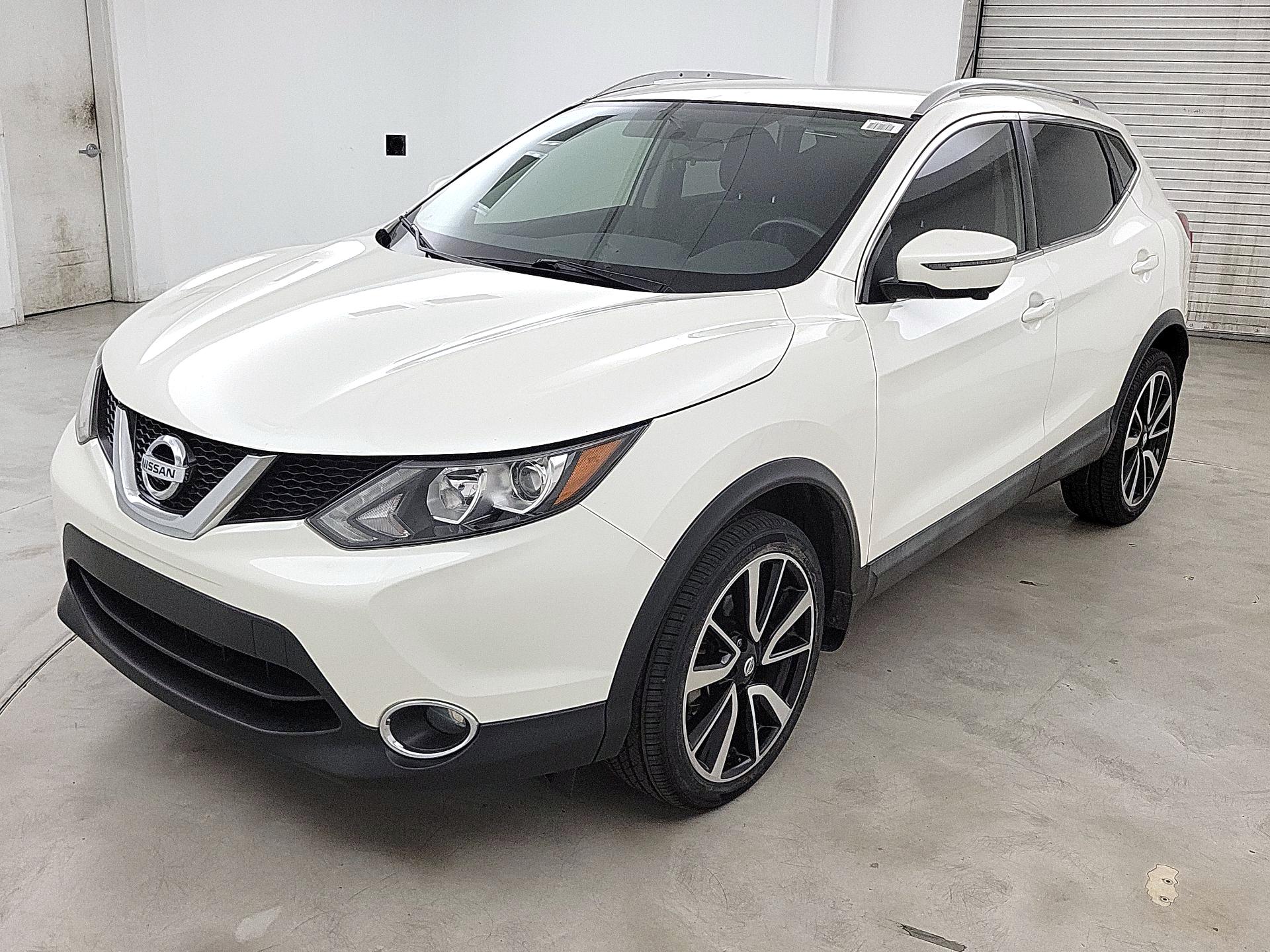 Thumbnail: 2017 Nissan Rogue Sport - 3