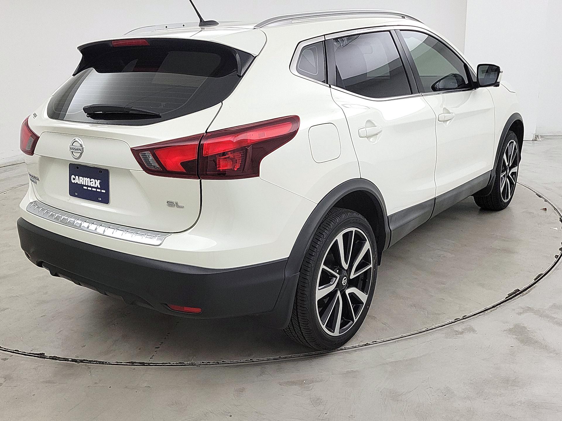 Thumbnail: 2017 Nissan Rogue Sport - 5