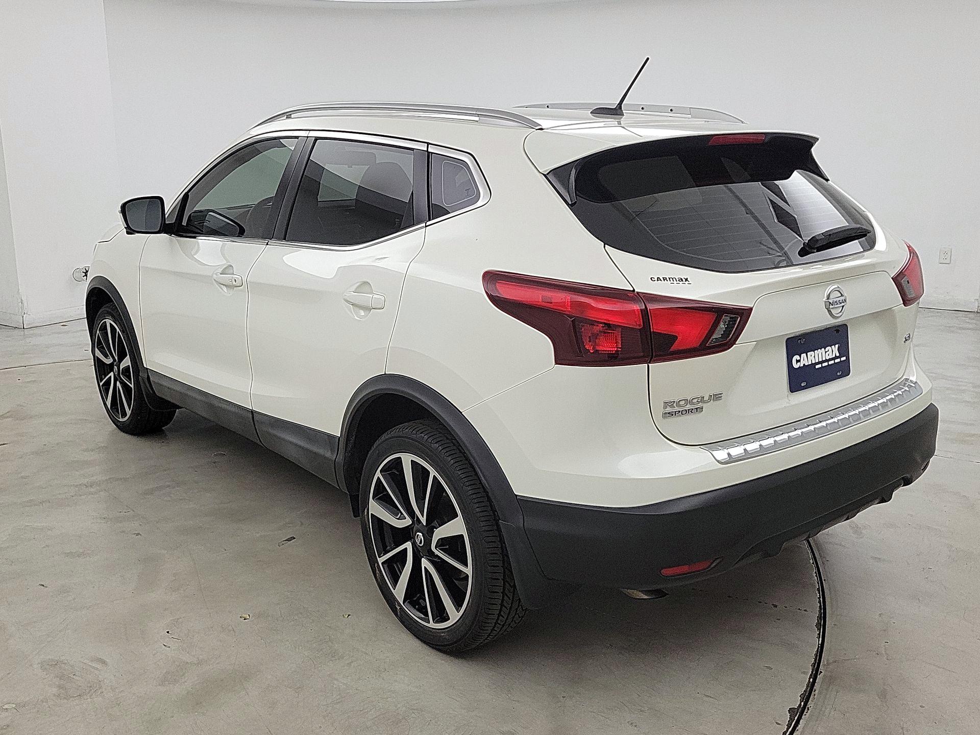 Thumbnail: 2017 Nissan Rogue Sport - 7