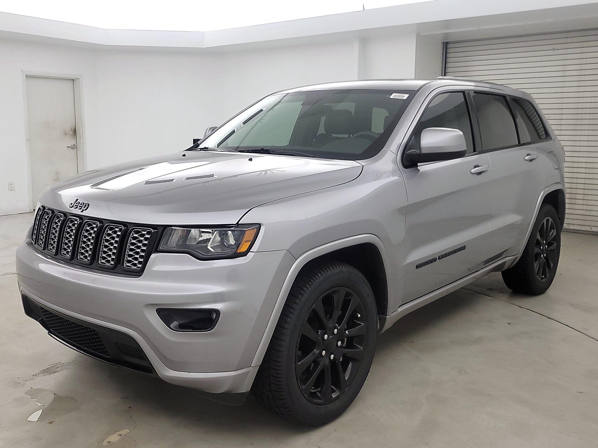 Thumbnail: 2019 Jeep Grand Cherokee - 3