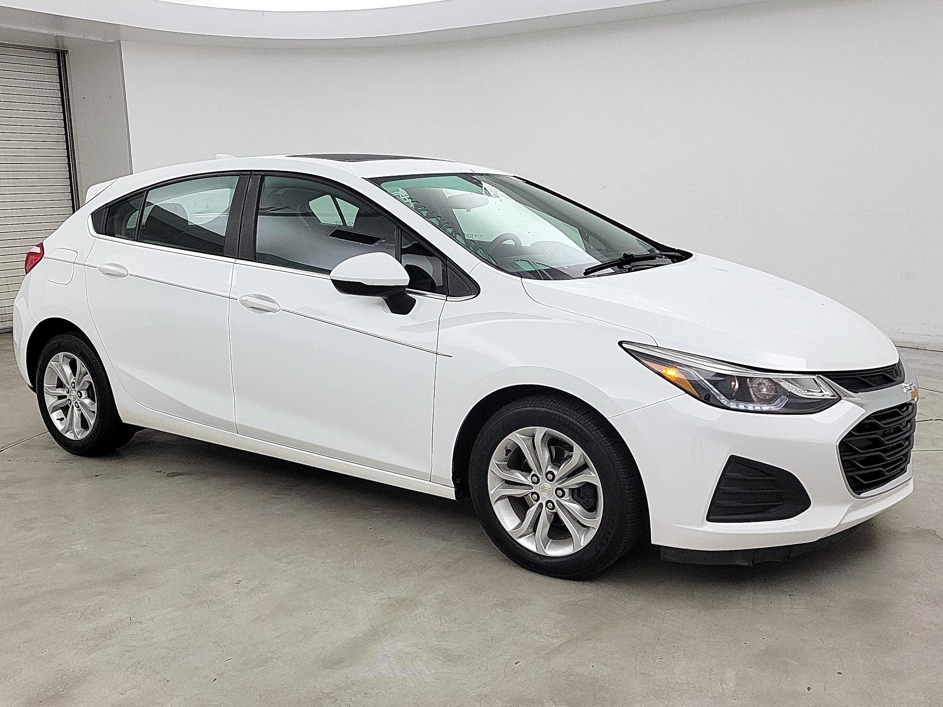 Thumbnail: 2019 Chevrolet Cruze - 1