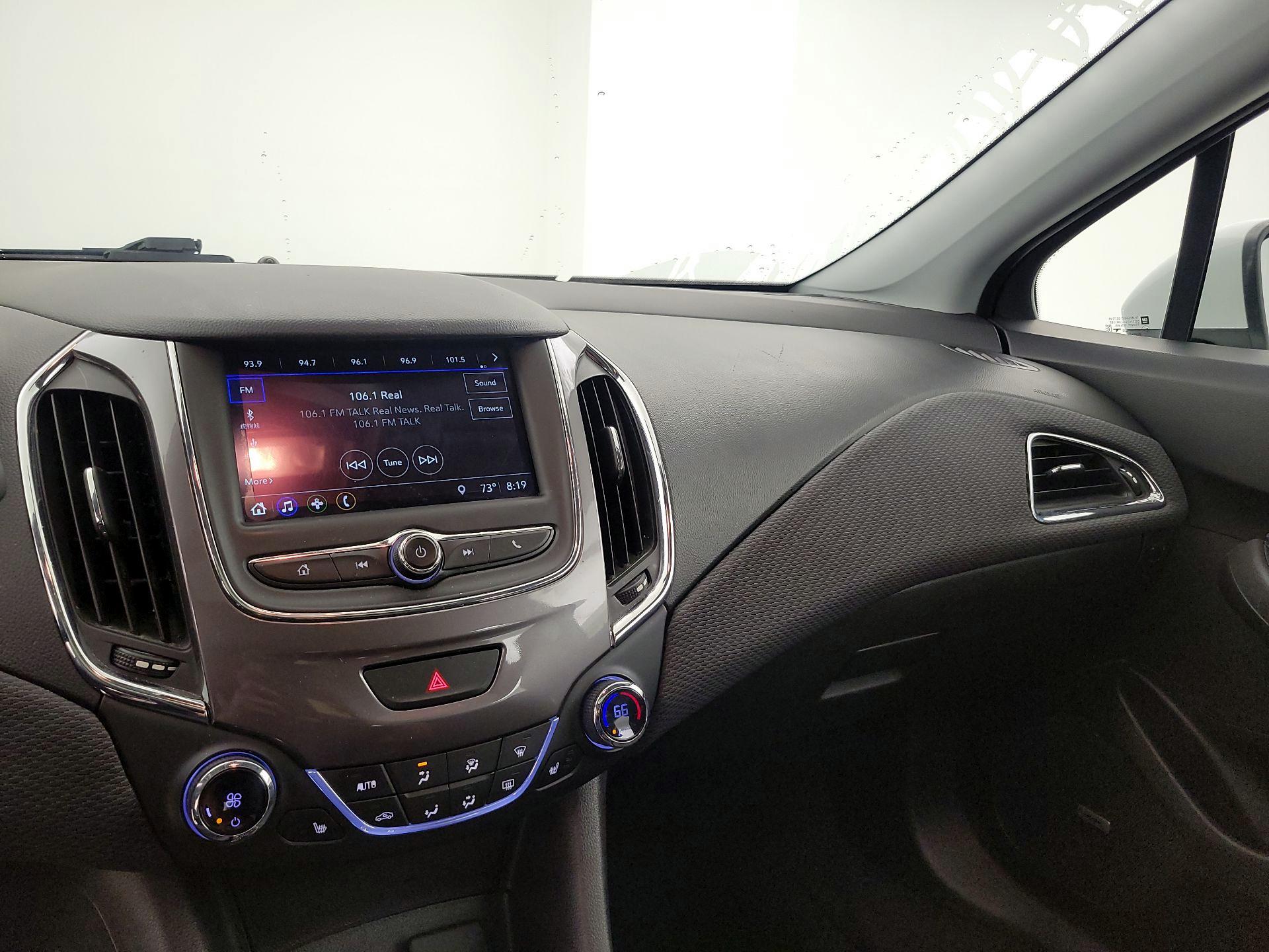 Thumbnail: 2019 Chevrolet Cruze - 13
