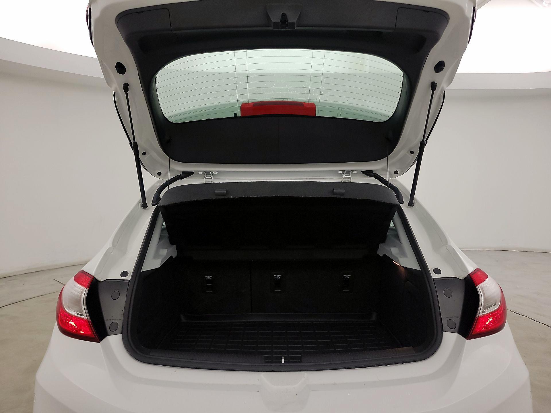 Thumbnail: 2019 Chevrolet Cruze - 19