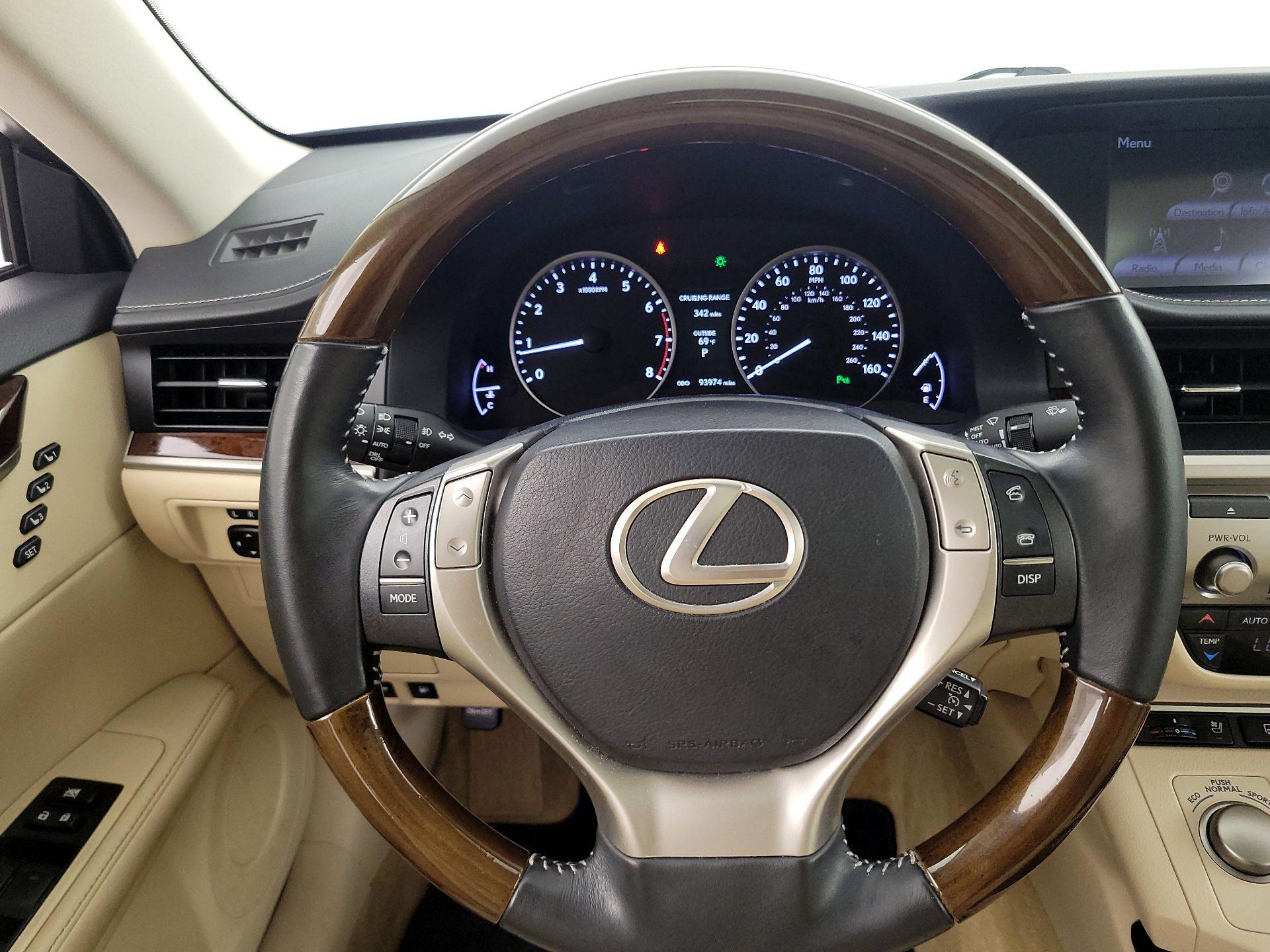 Thumbnail: 2014 Lexus ES - 10