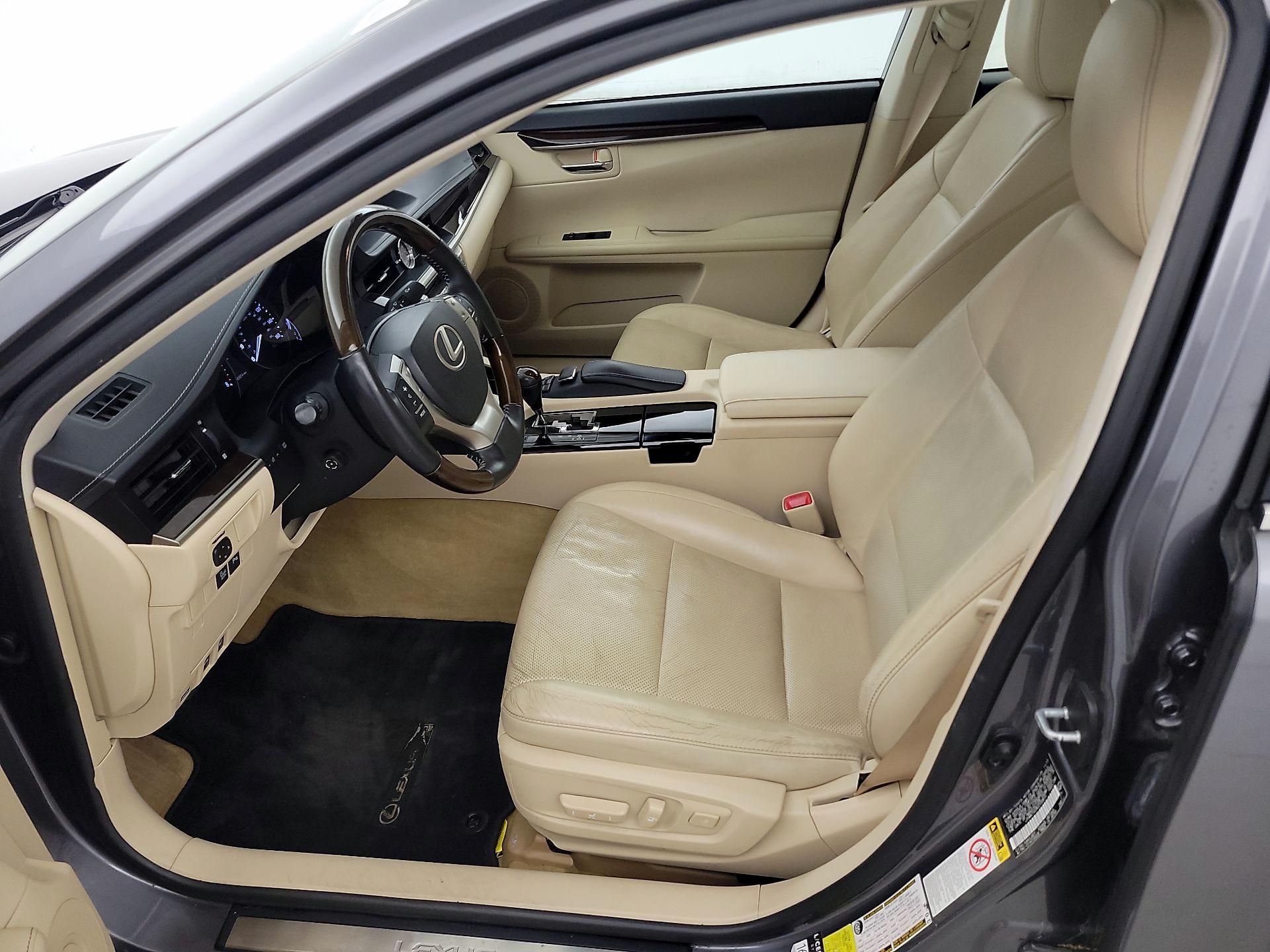 Thumbnail: 2014 Lexus ES - 11