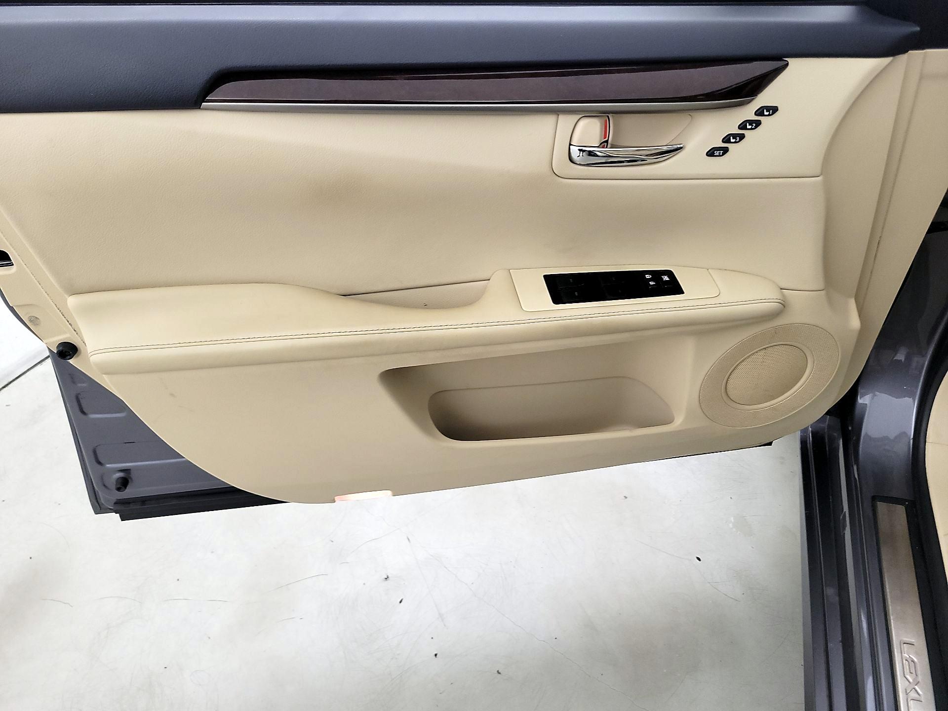 Thumbnail: 2014 Lexus ES - 12