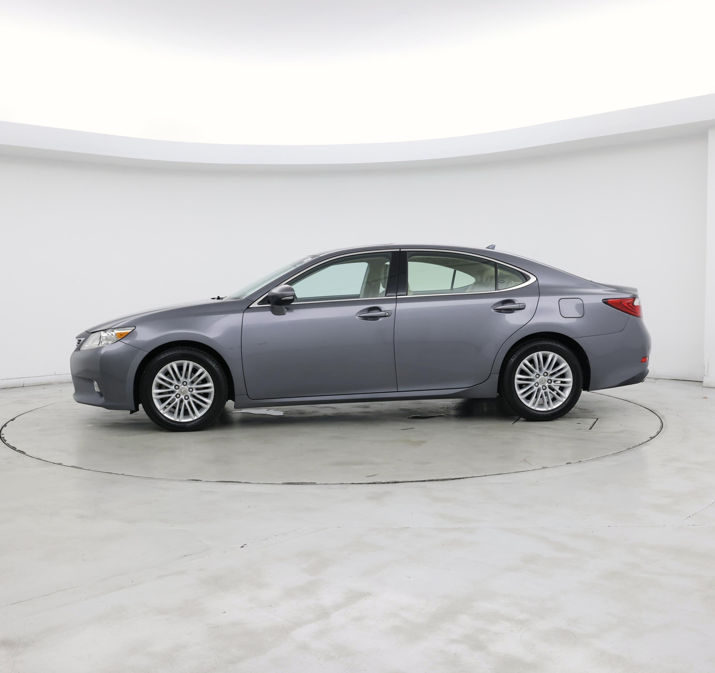 Thumbnail: 2014 Lexus ES - 3