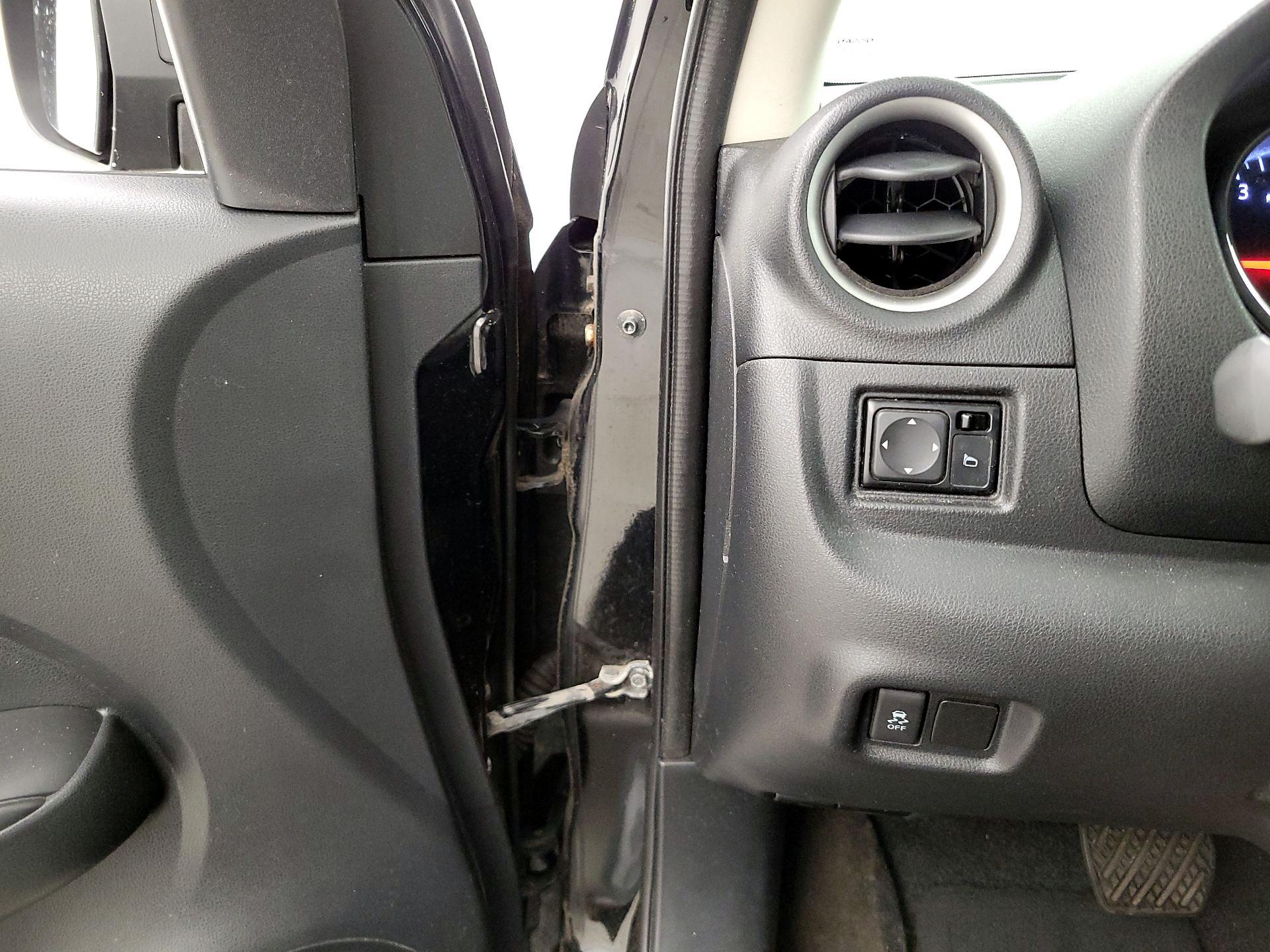 Thumbnail: 2014 Nissan Versa - 13