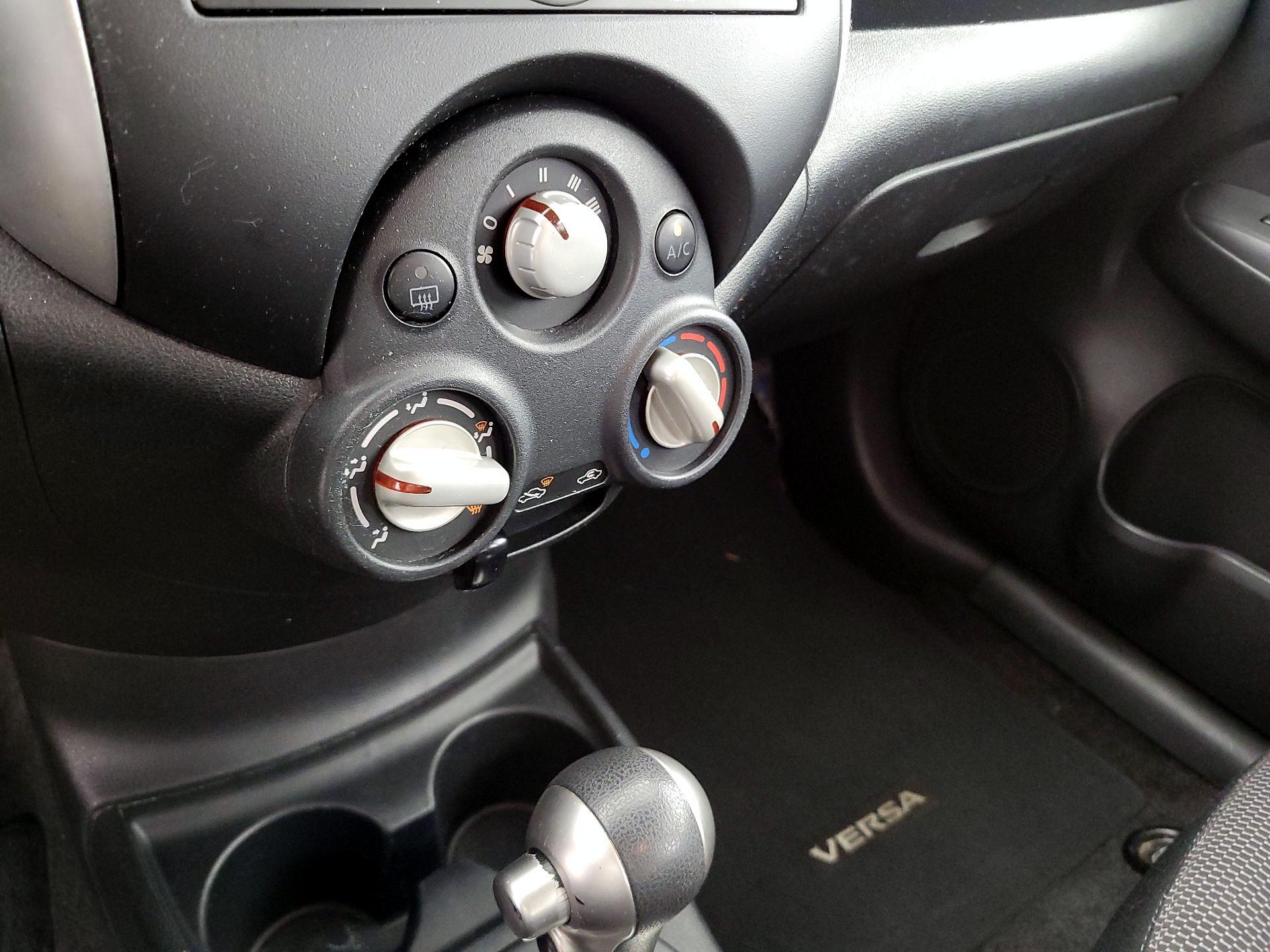 Thumbnail: 2014 Nissan Versa - 15