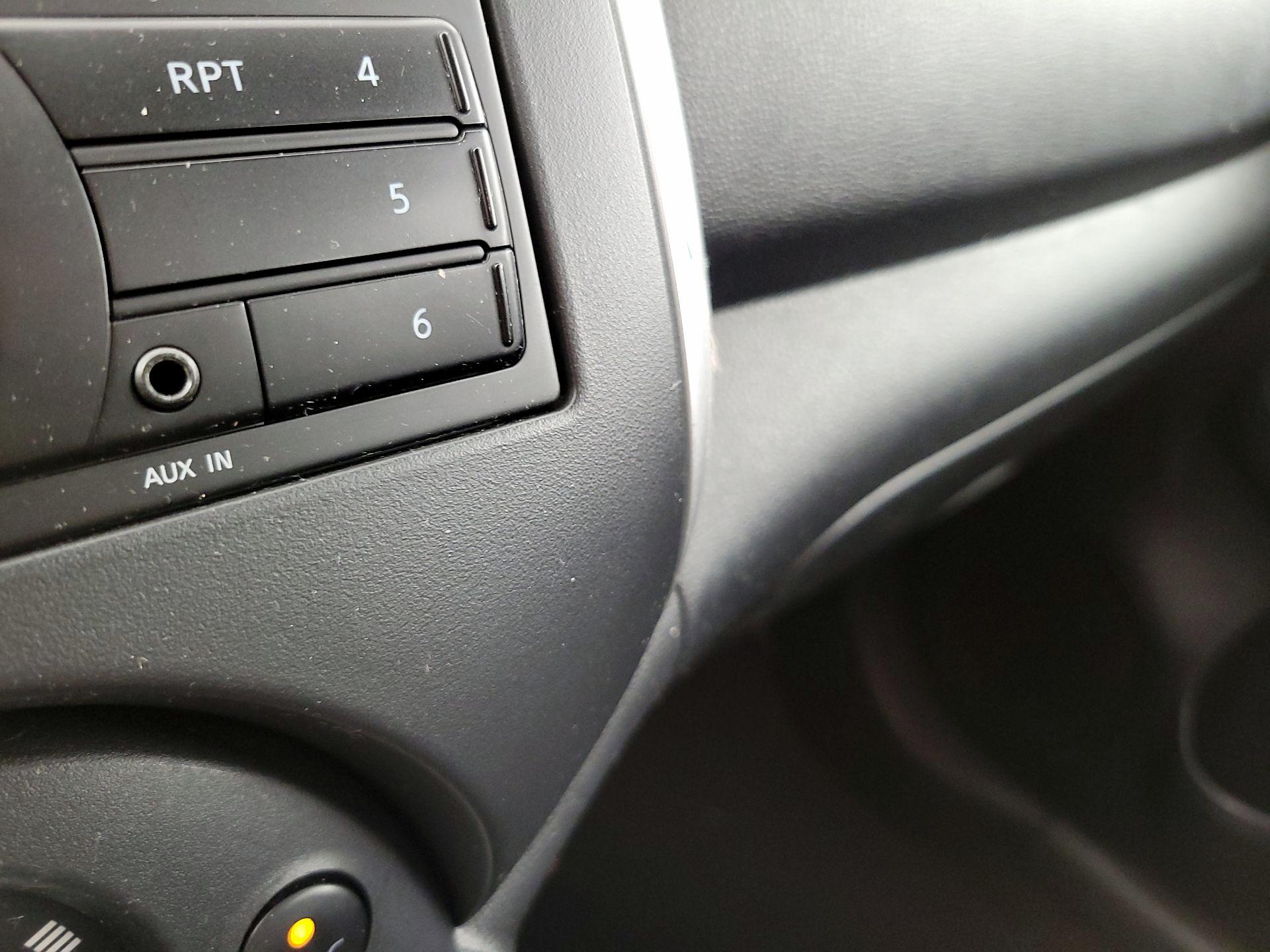 Thumbnail: 2014 Nissan Versa - 17