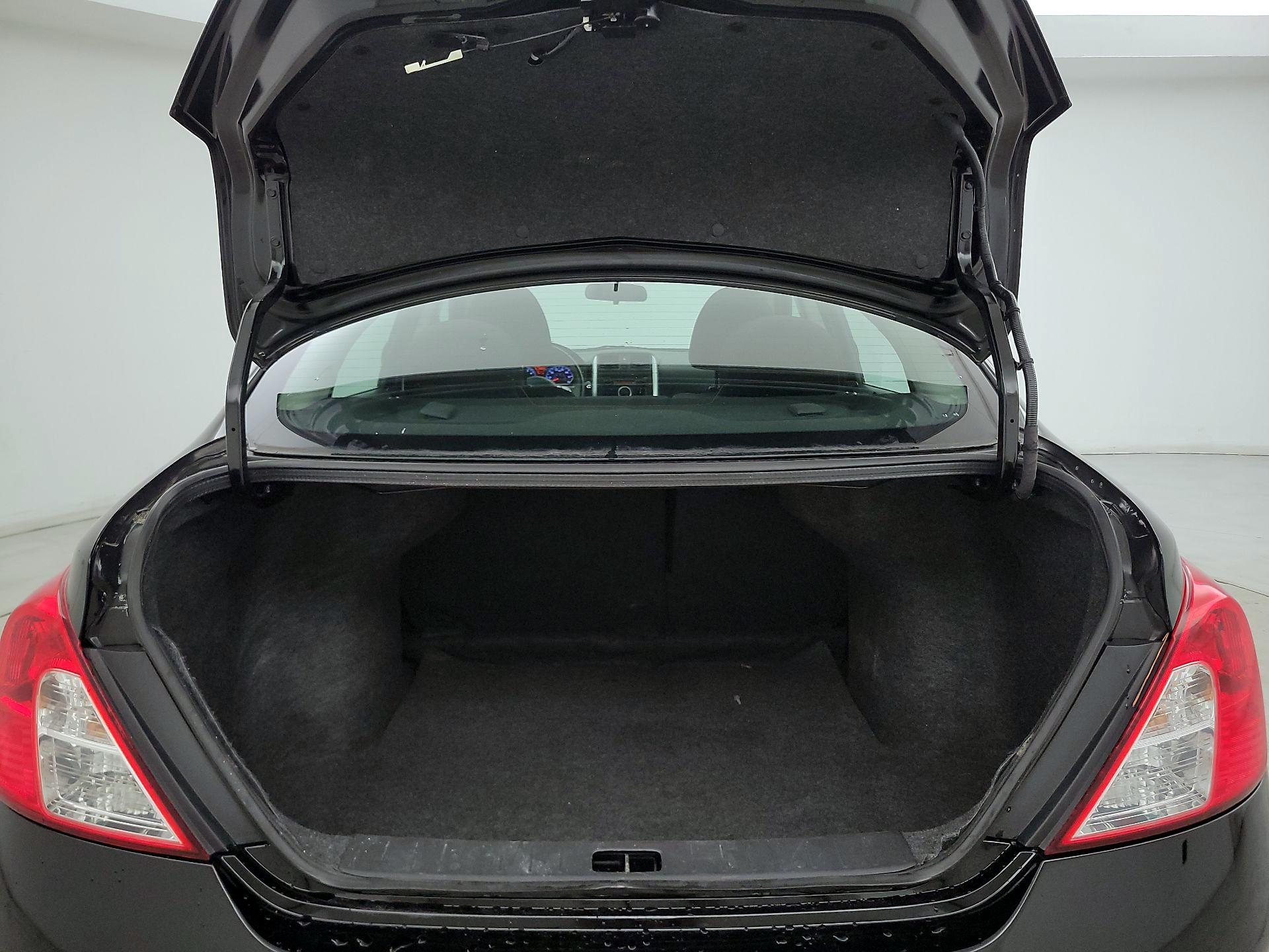 Thumbnail: 2014 Nissan Versa - 19