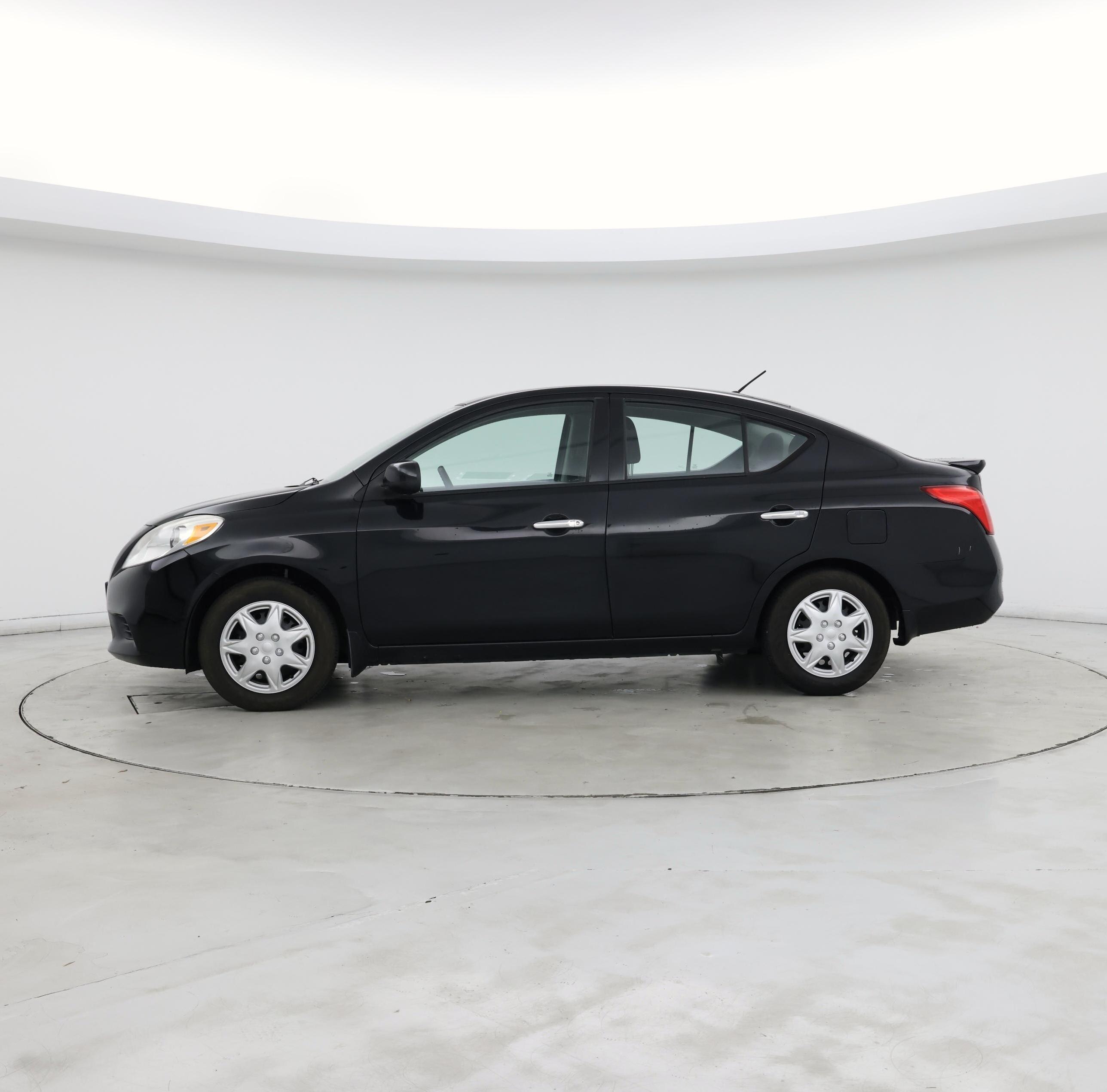 Thumbnail: 2014 Nissan Versa - 3