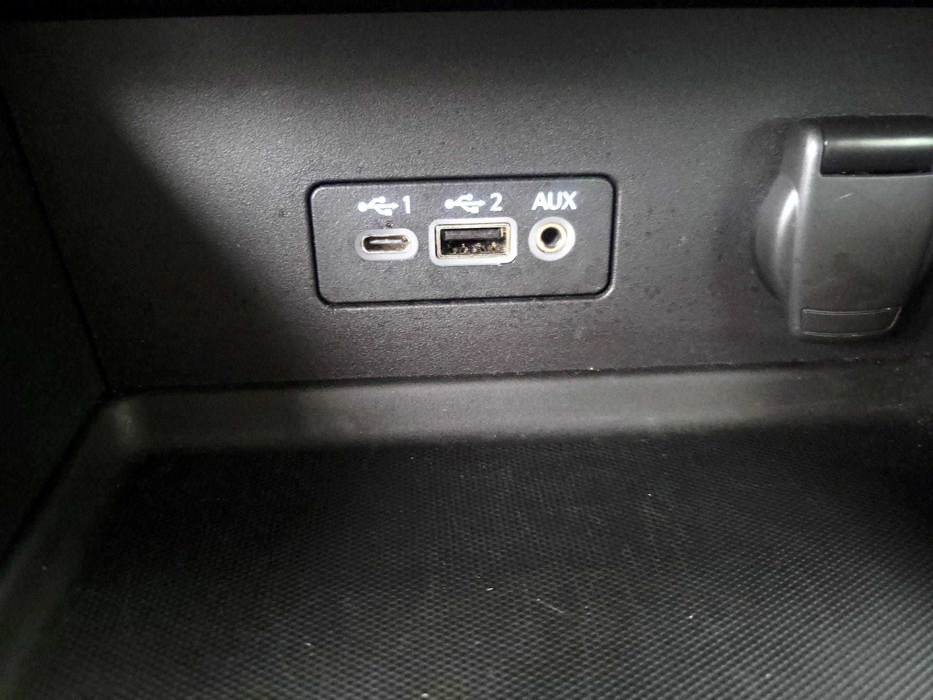 Thumbnail: 2021 Nissan Sentra - 18