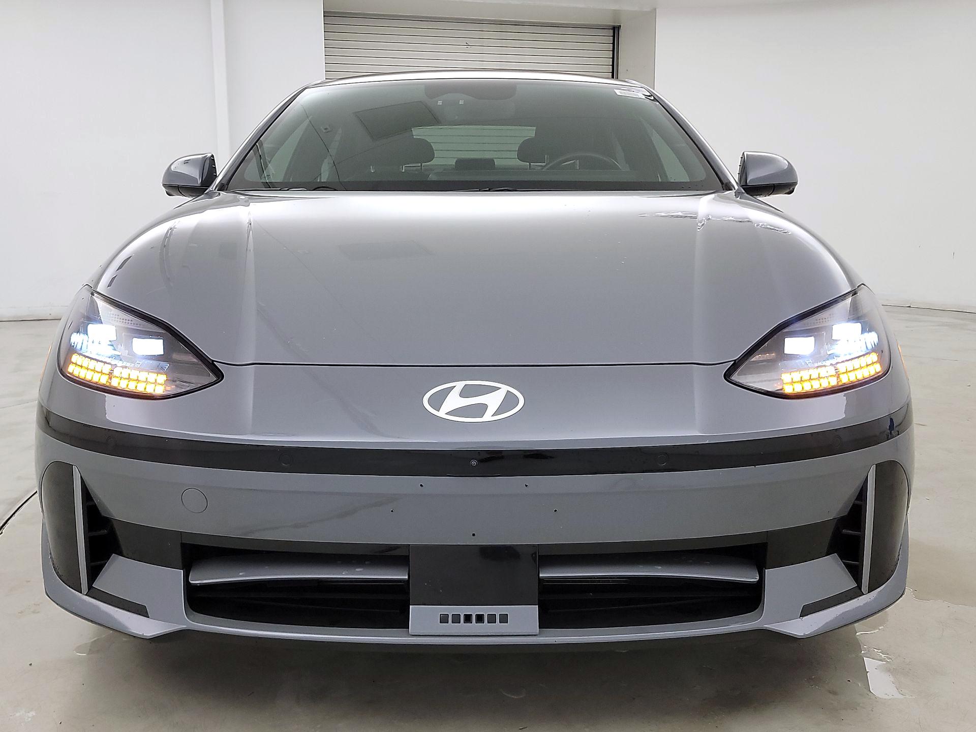 Thumbnail: 2023 Hyundai Ioniq 6 - 2