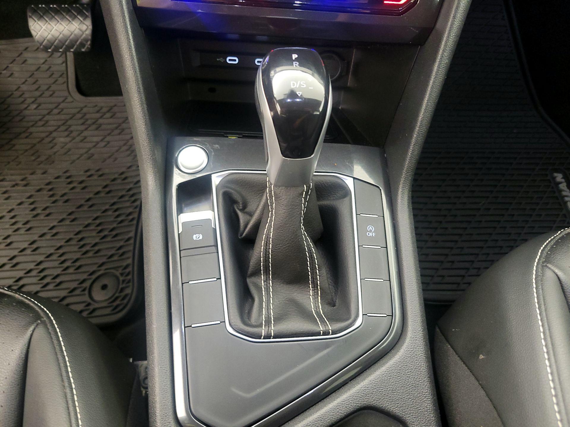 Thumbnail: 2023 Volkswagen Tiguan - 17