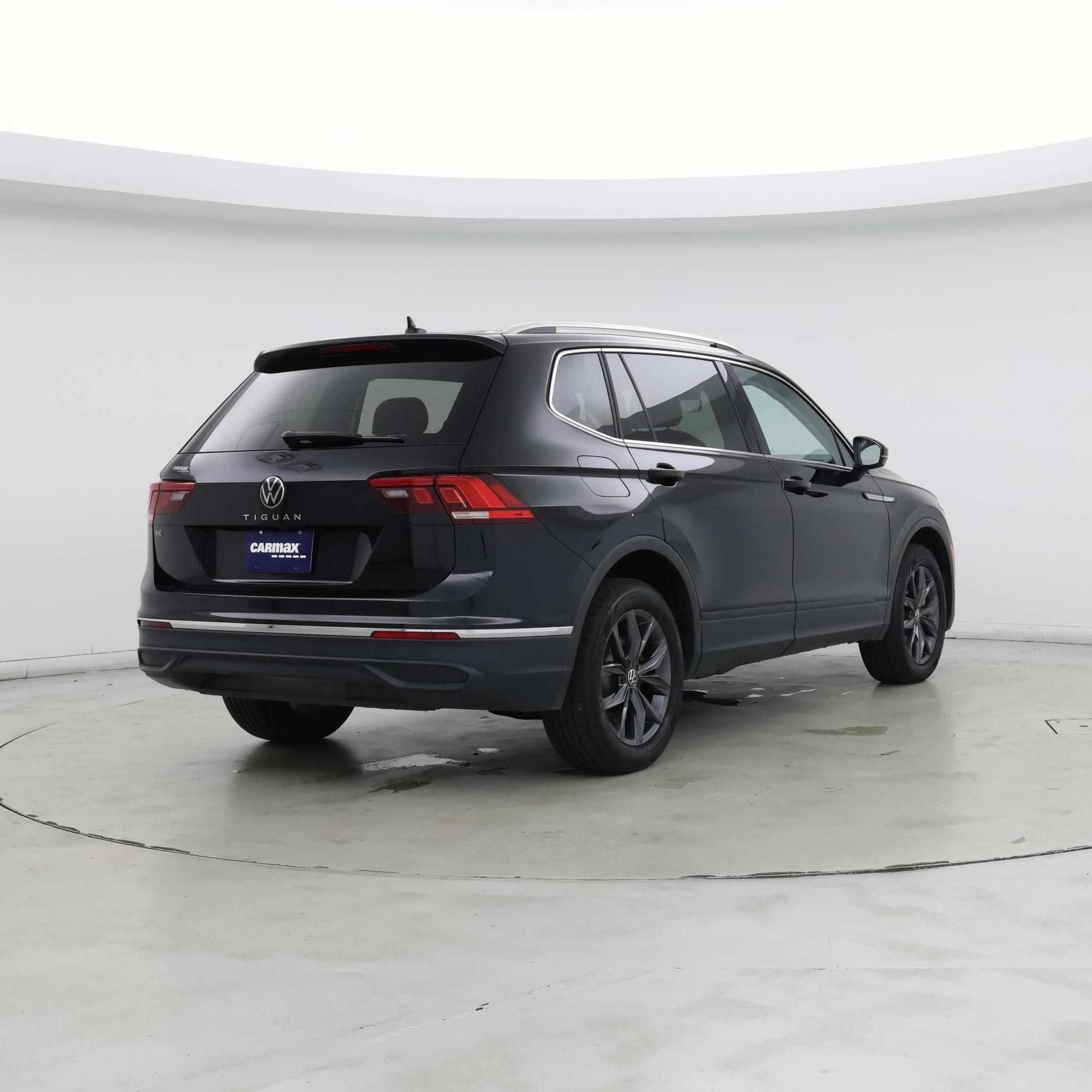 Thumbnail: 2023 Volkswagen Tiguan - 8