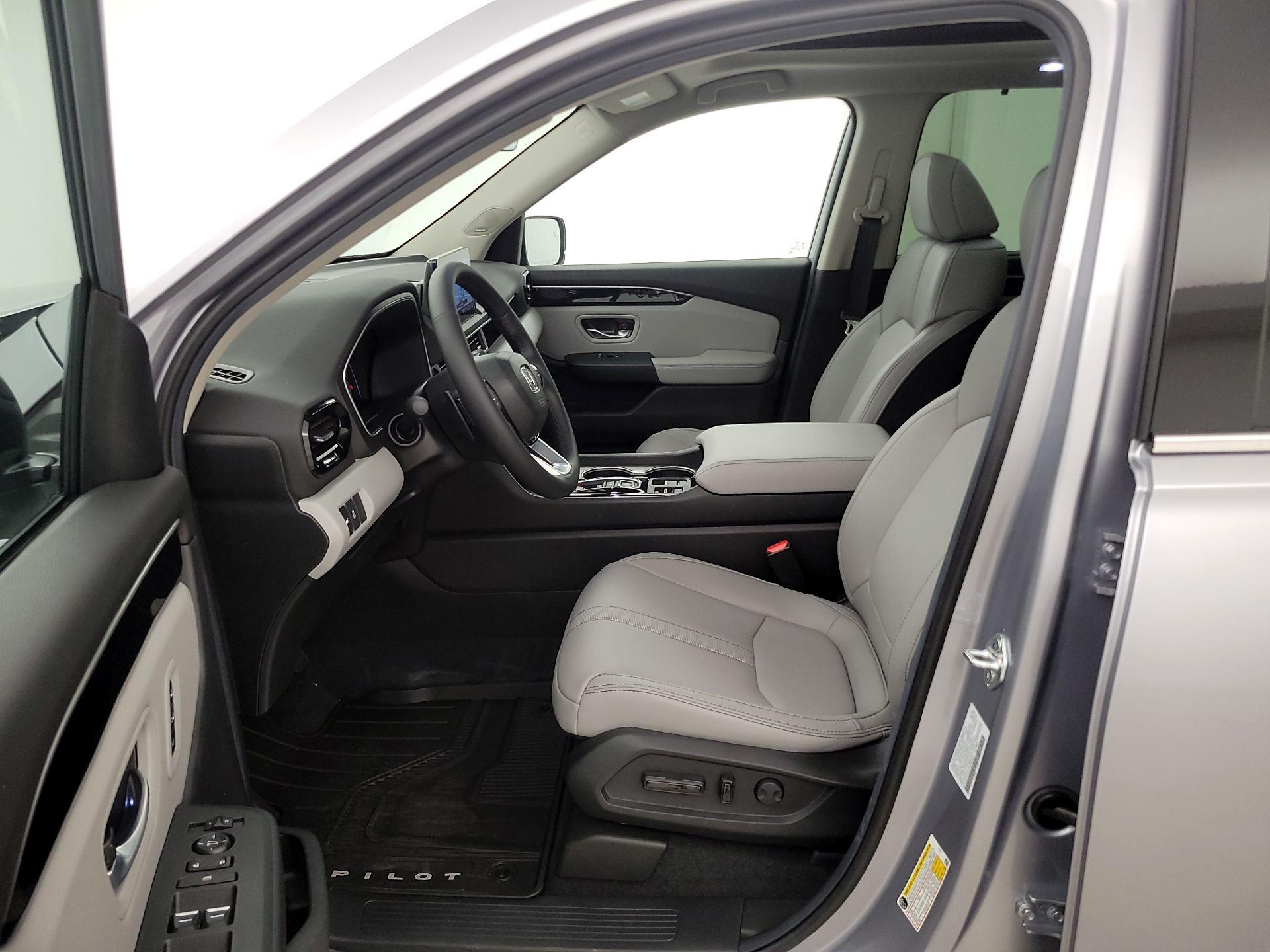 Thumbnail: 2025 Honda Pilot - 9