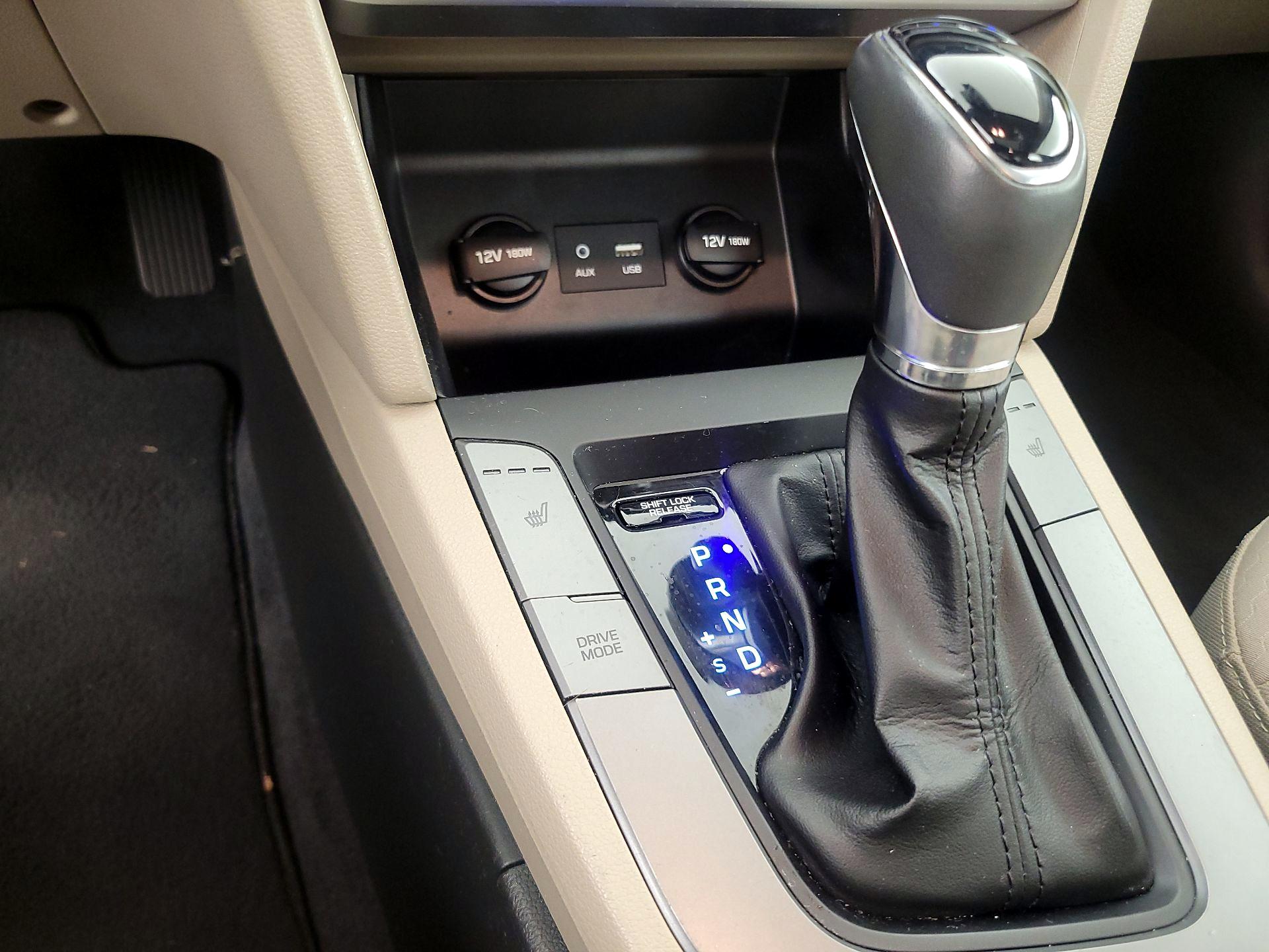 Thumbnail: 2020 Hyundai Elantra - 17