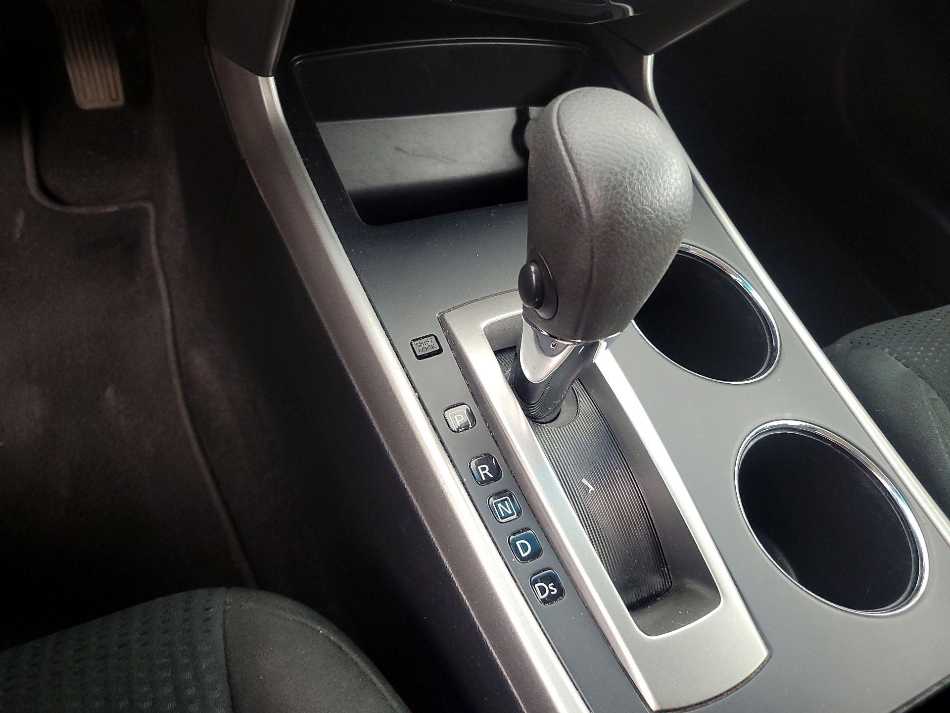 Thumbnail: 2015 Nissan Altima - 14