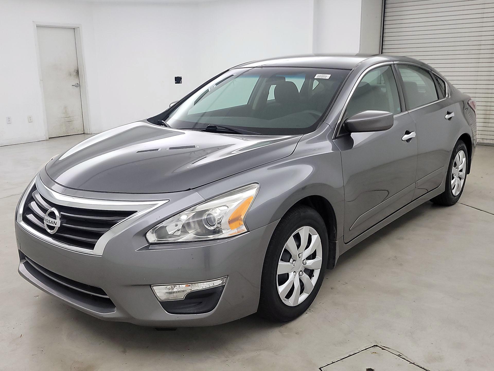 Thumbnail: 2015 Nissan Altima - 3