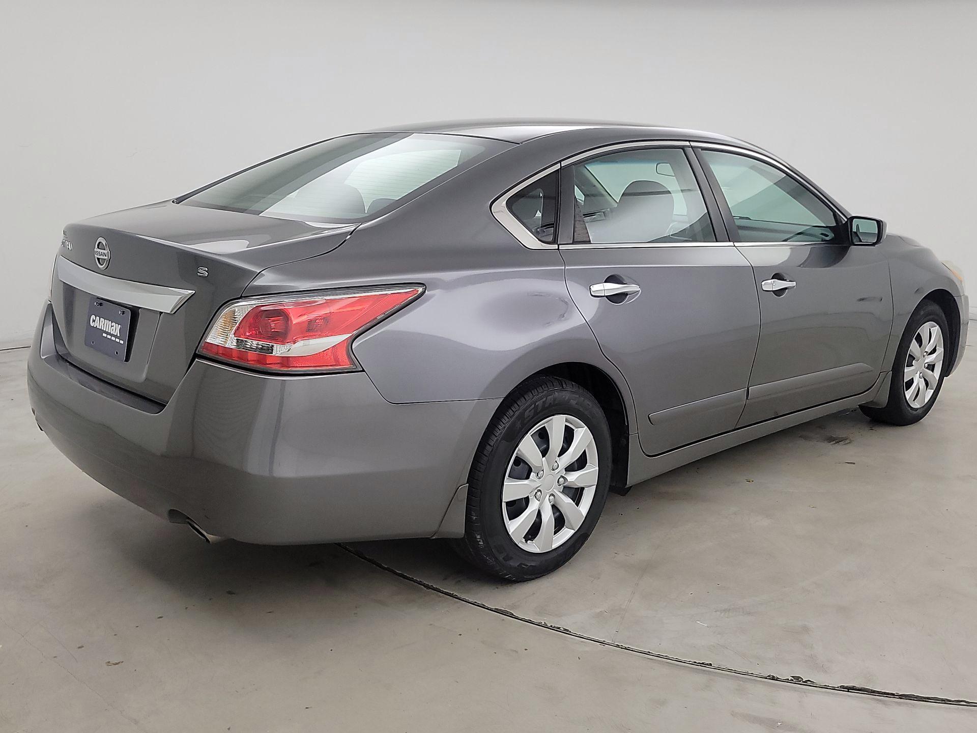 Thumbnail: 2015 Nissan Altima - 5