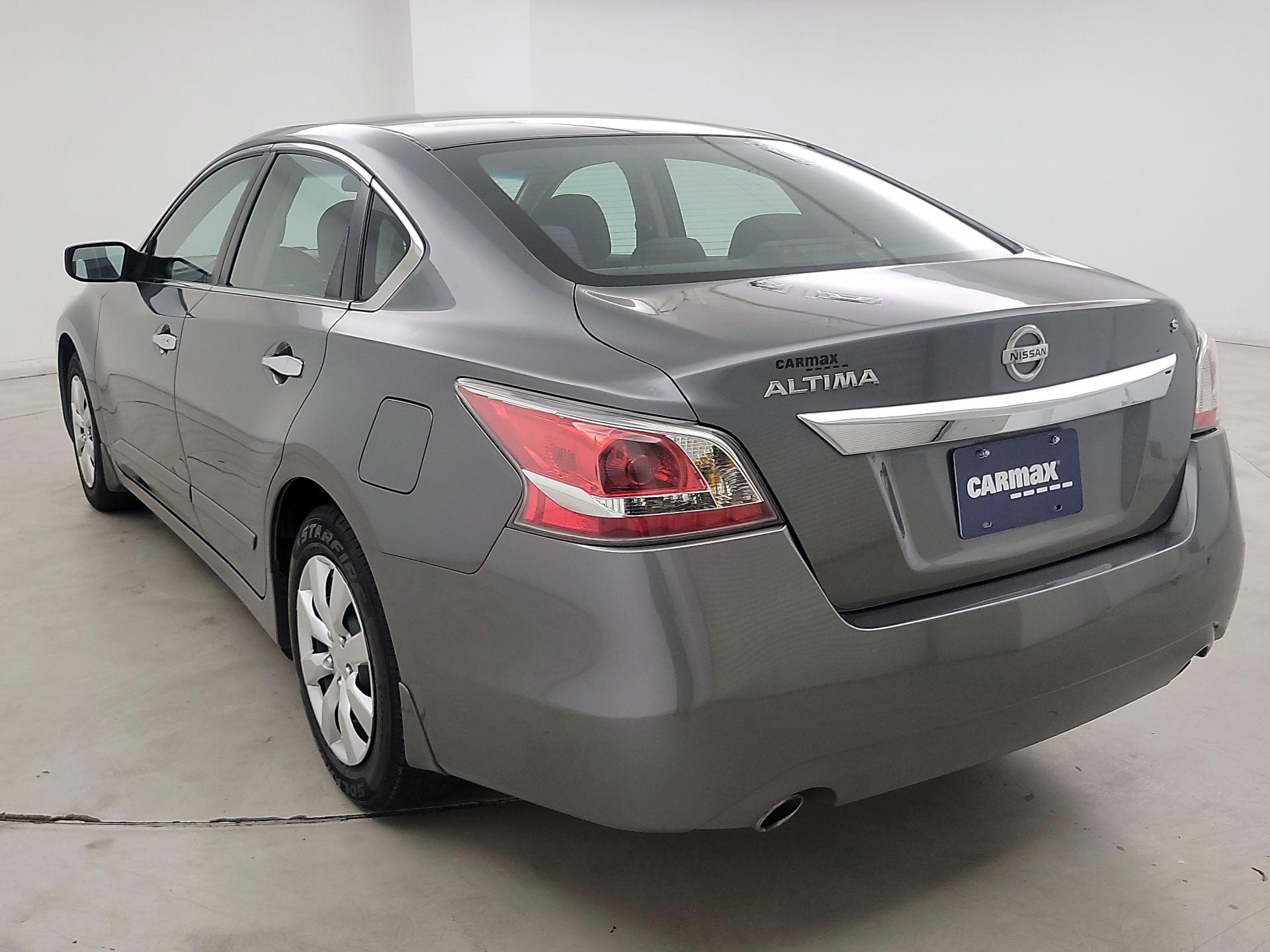Thumbnail: 2015 Nissan Altima - 7