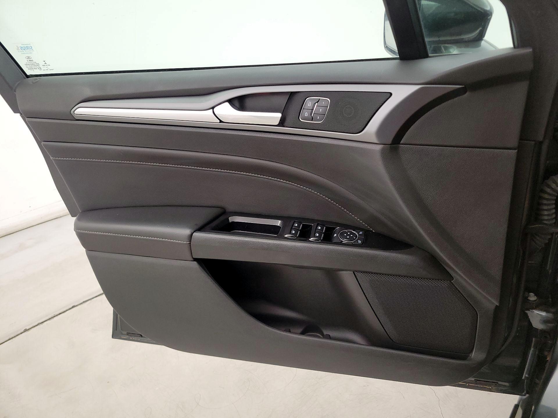 Thumbnail: 2015 Ford Fusion - 12