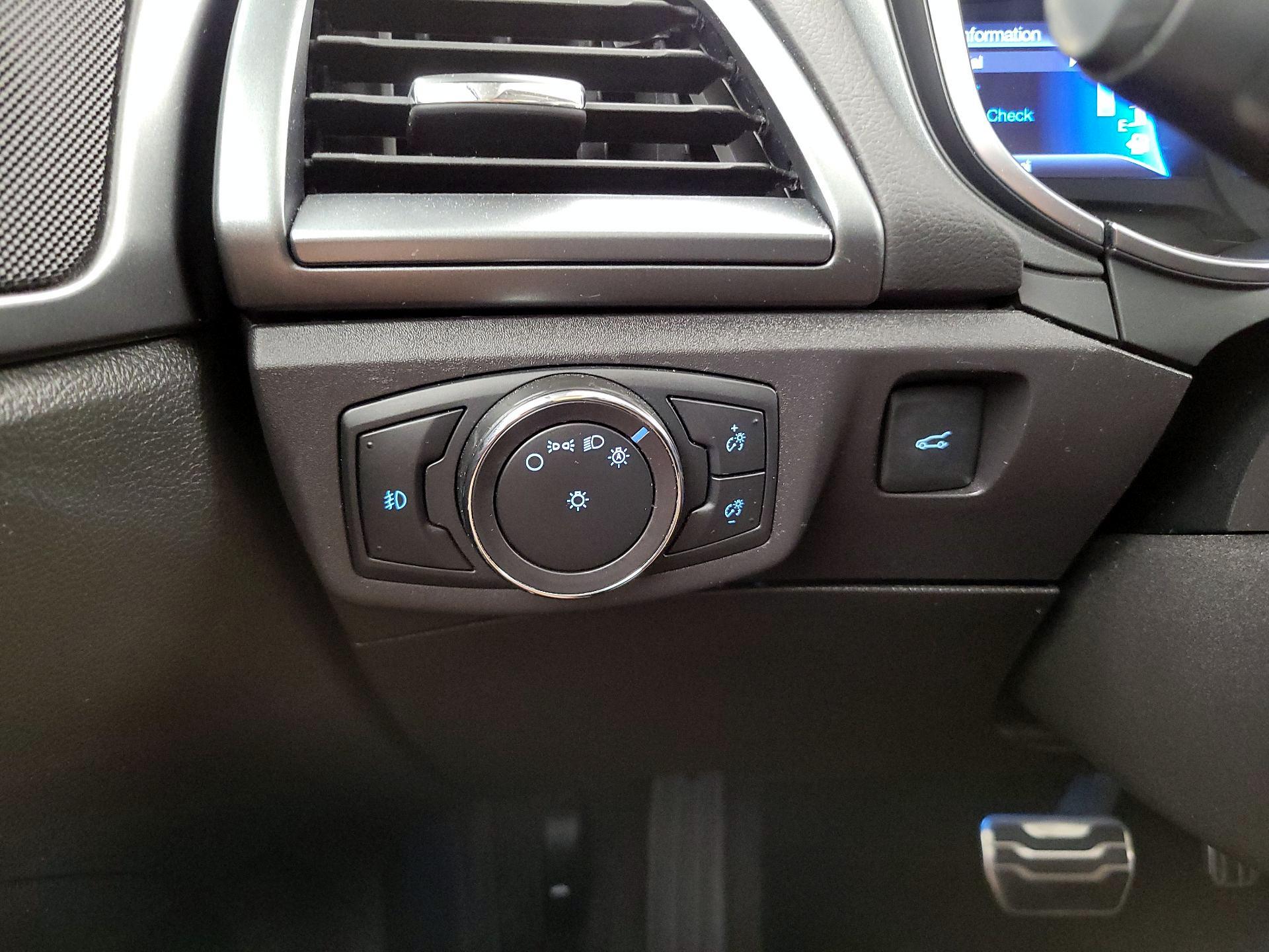 Thumbnail: 2015 Ford Fusion - 13