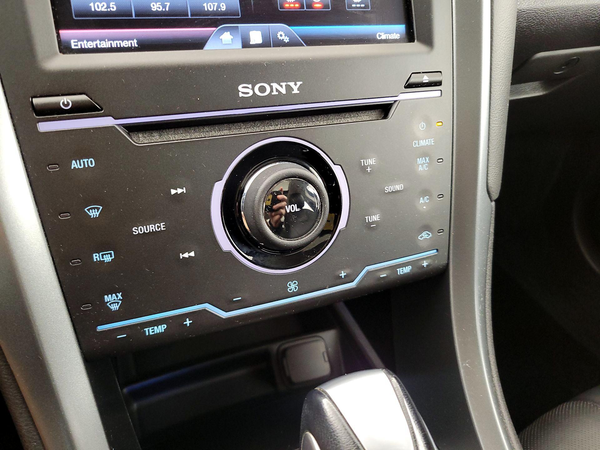 Thumbnail: 2015 Ford Fusion - 16