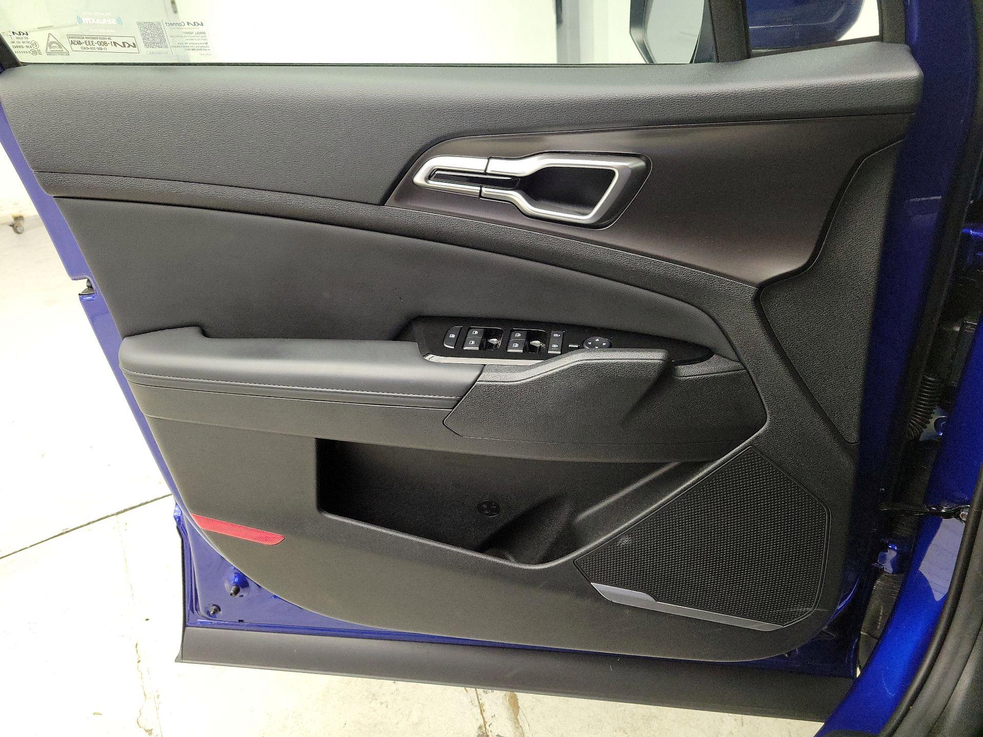 Thumbnail: 2023 Kia Sportage - 12