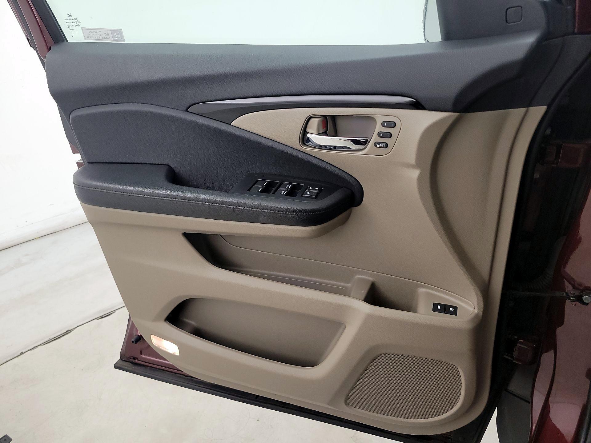 Thumbnail: 2021 Honda Pilot - 12