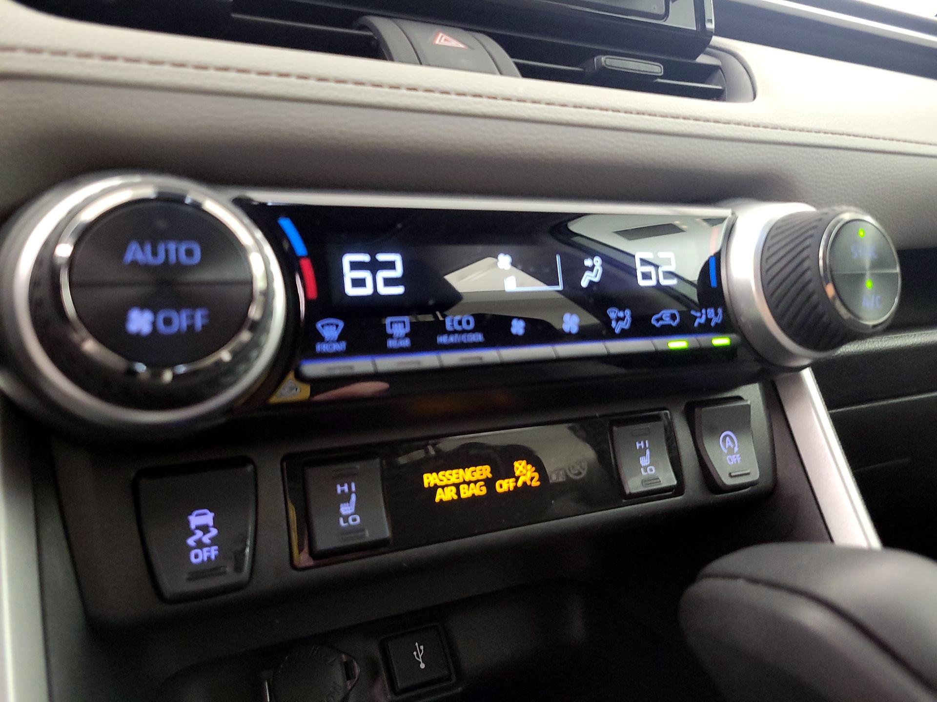 Thumbnail: 2021 Toyota RAV4 - 16