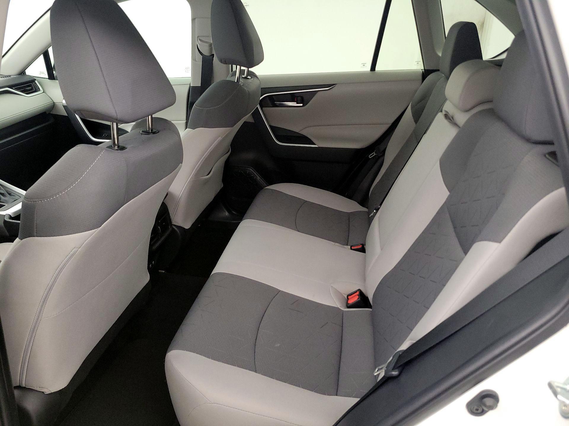 Thumbnail: 2021 Toyota RAV4 - 20