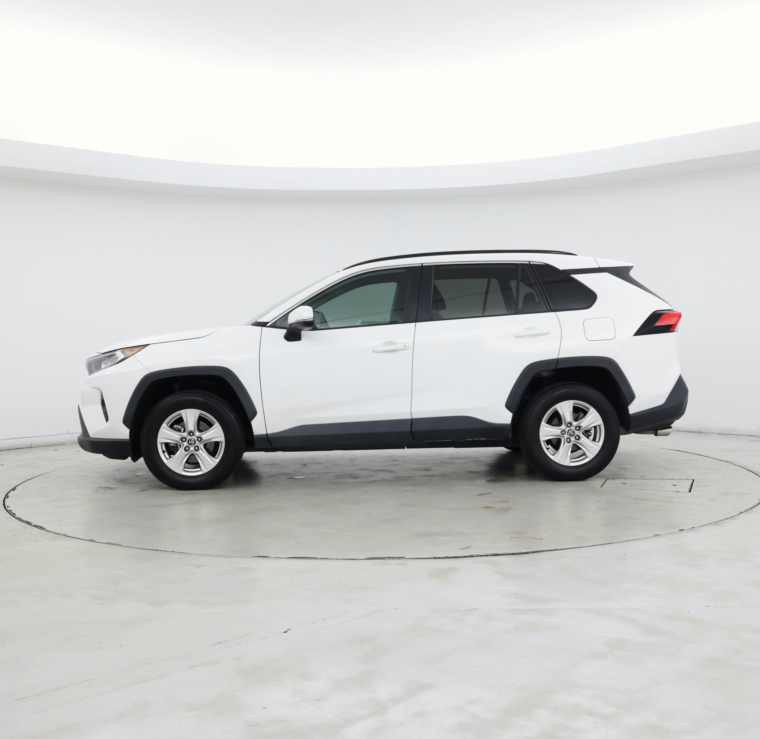 Thumbnail: 2021 Toyota RAV4 - 3