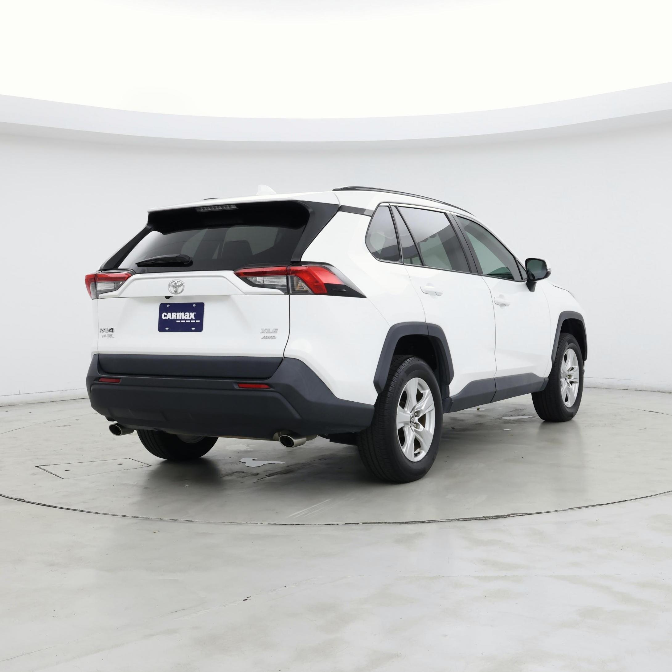 Thumbnail: 2021 Toyota RAV4 - 8