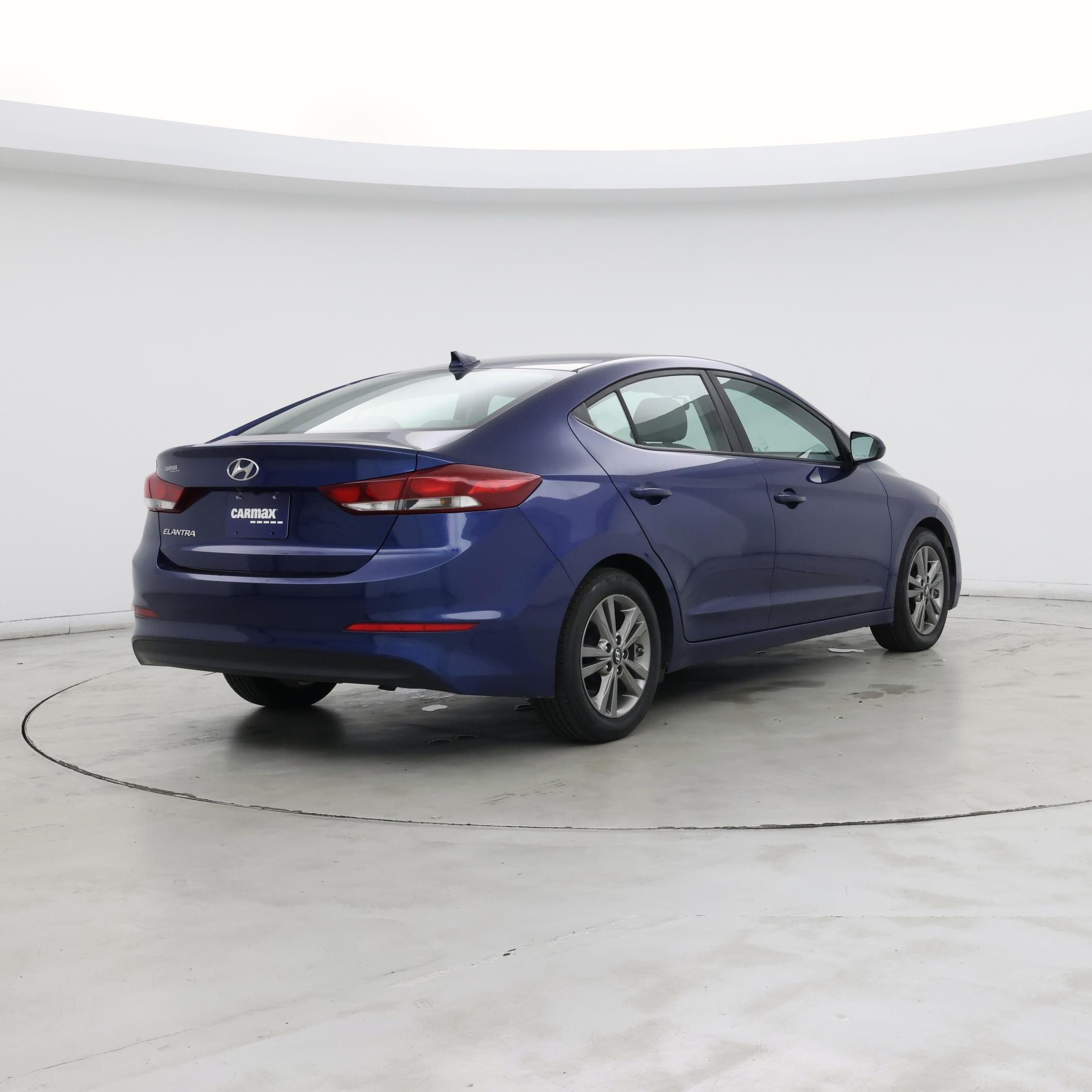 Thumbnail: 2017 Hyundai Elantra - 8
