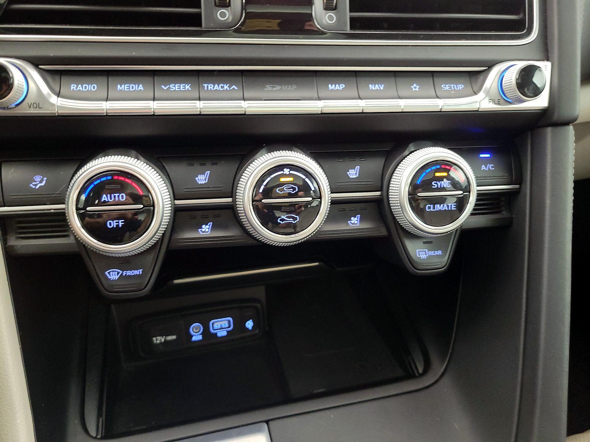 Thumbnail: 2019 Genesis G70 - 15