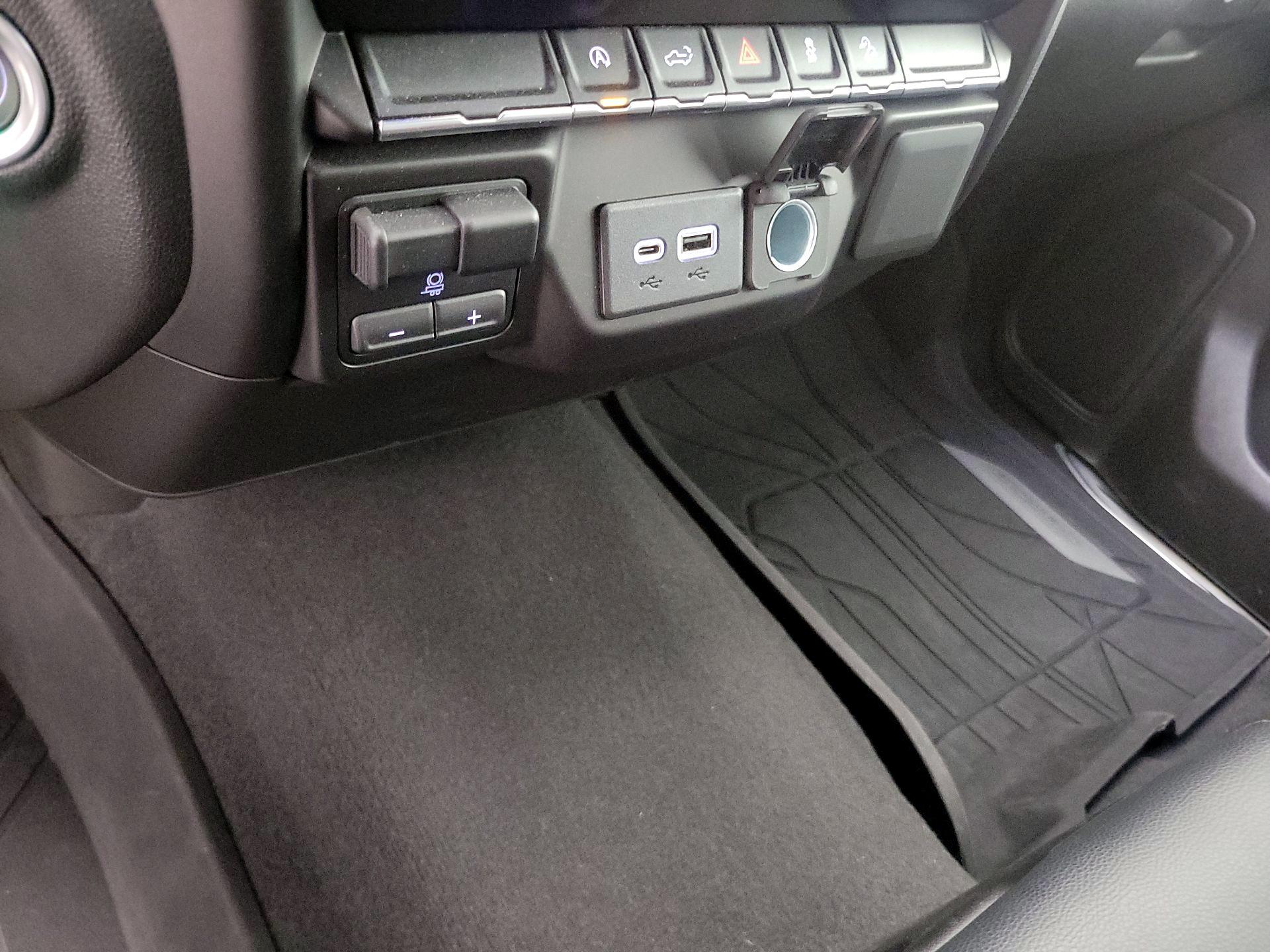 Thumbnail: 2021 Chevrolet Silverado 1500 - 16