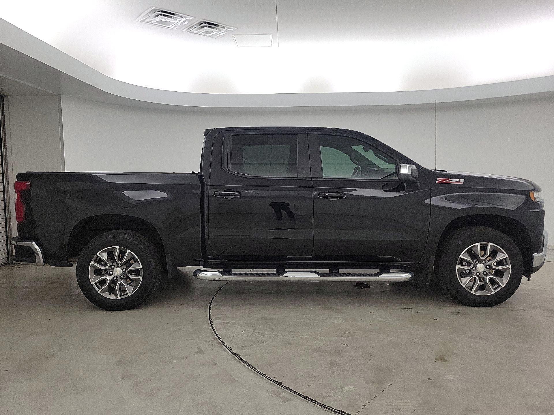 Thumbnail: 2021 Chevrolet Silverado 1500 - 4