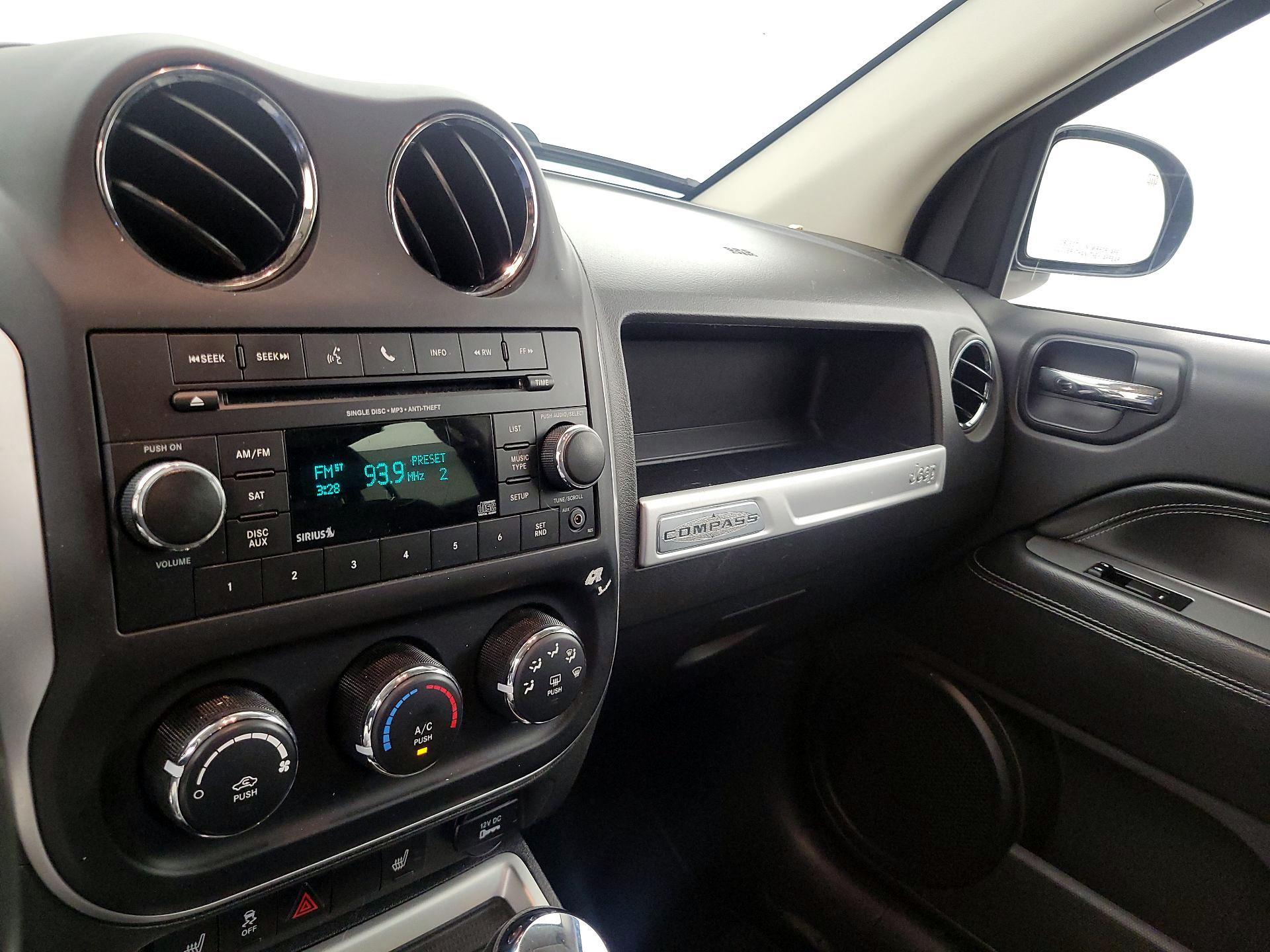 Thumbnail: 2014 Jeep Compass - 13