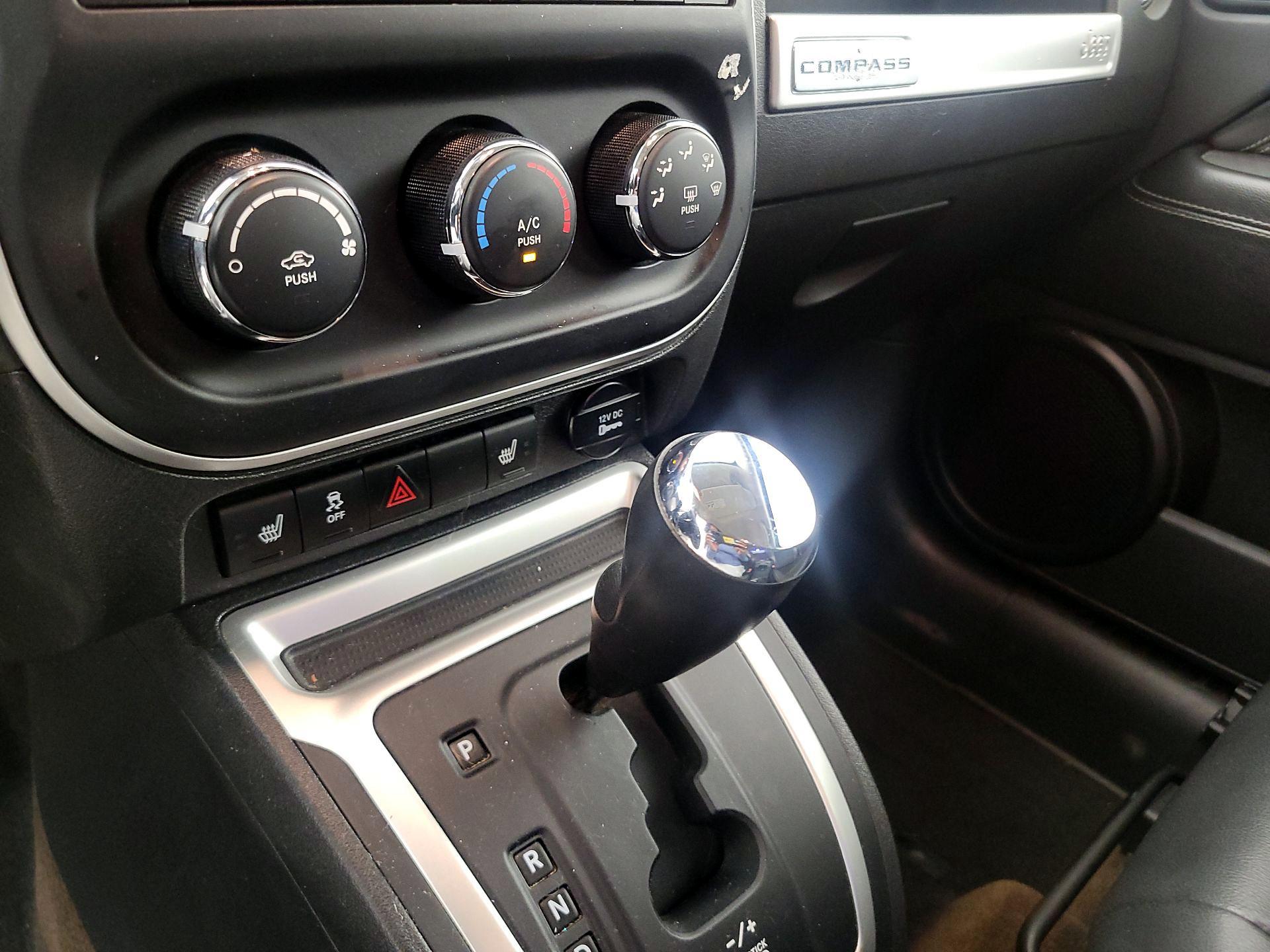 Thumbnail: 2014 Jeep Compass - 14