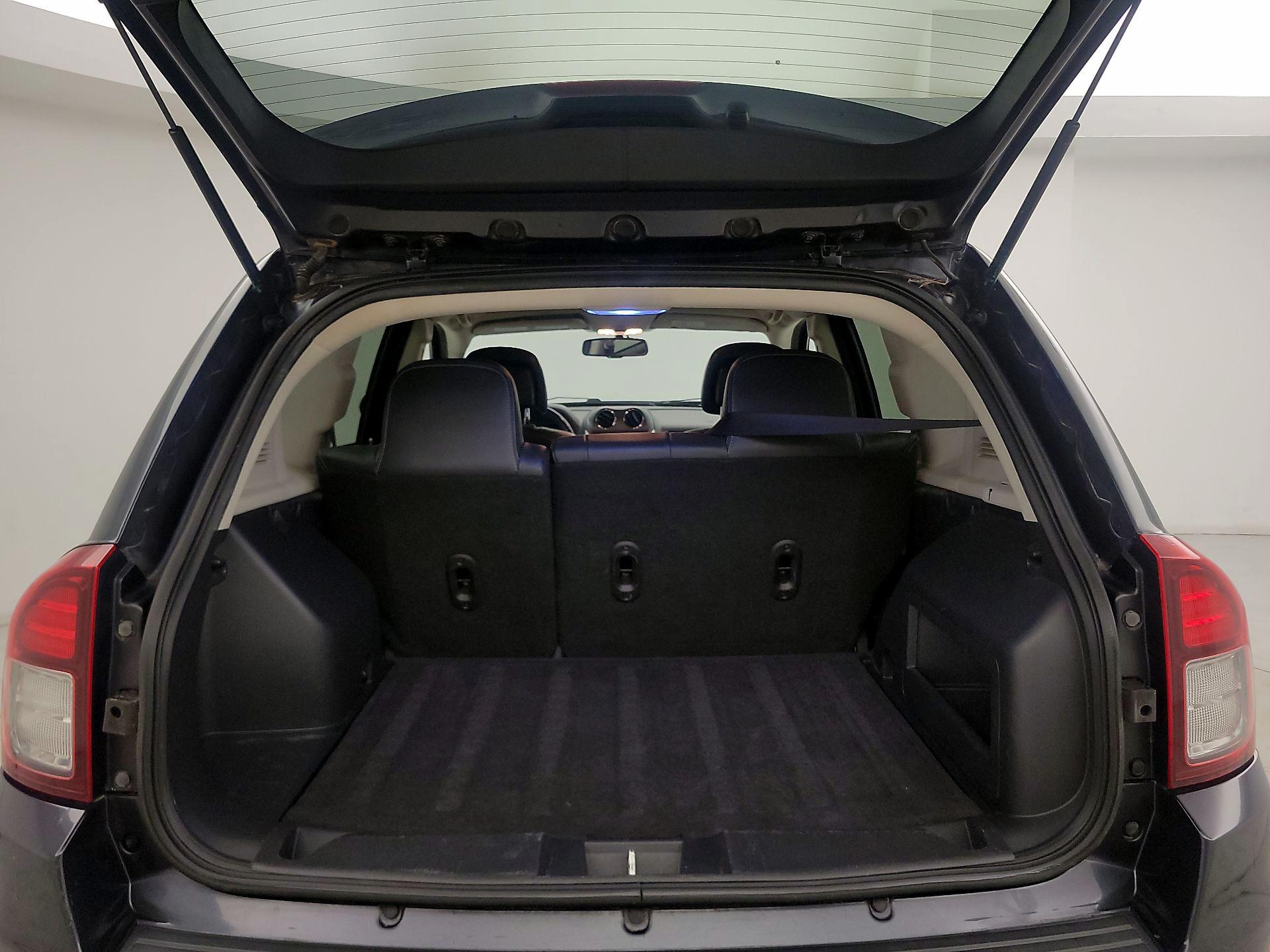 Thumbnail: 2014 Jeep Compass - 18
