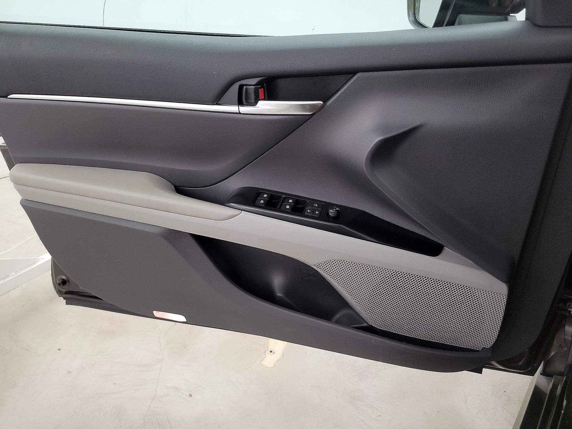 Thumbnail: 2019 Toyota Camry - 10