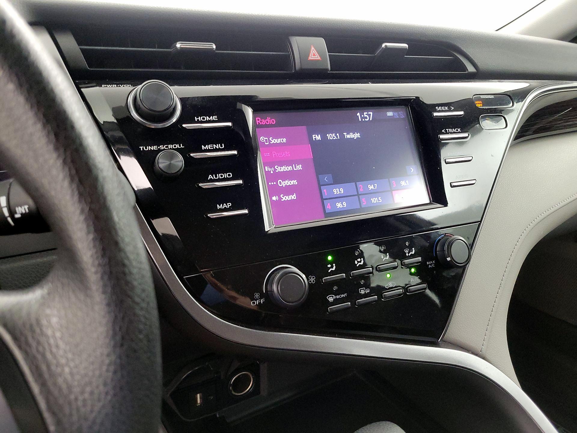 Thumbnail: 2019 Toyota Camry - 13