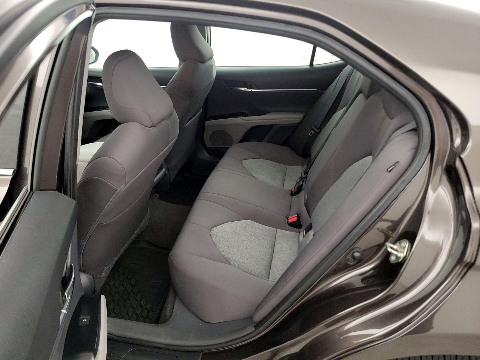 Thumbnail: 2019 Toyota Camry - 17